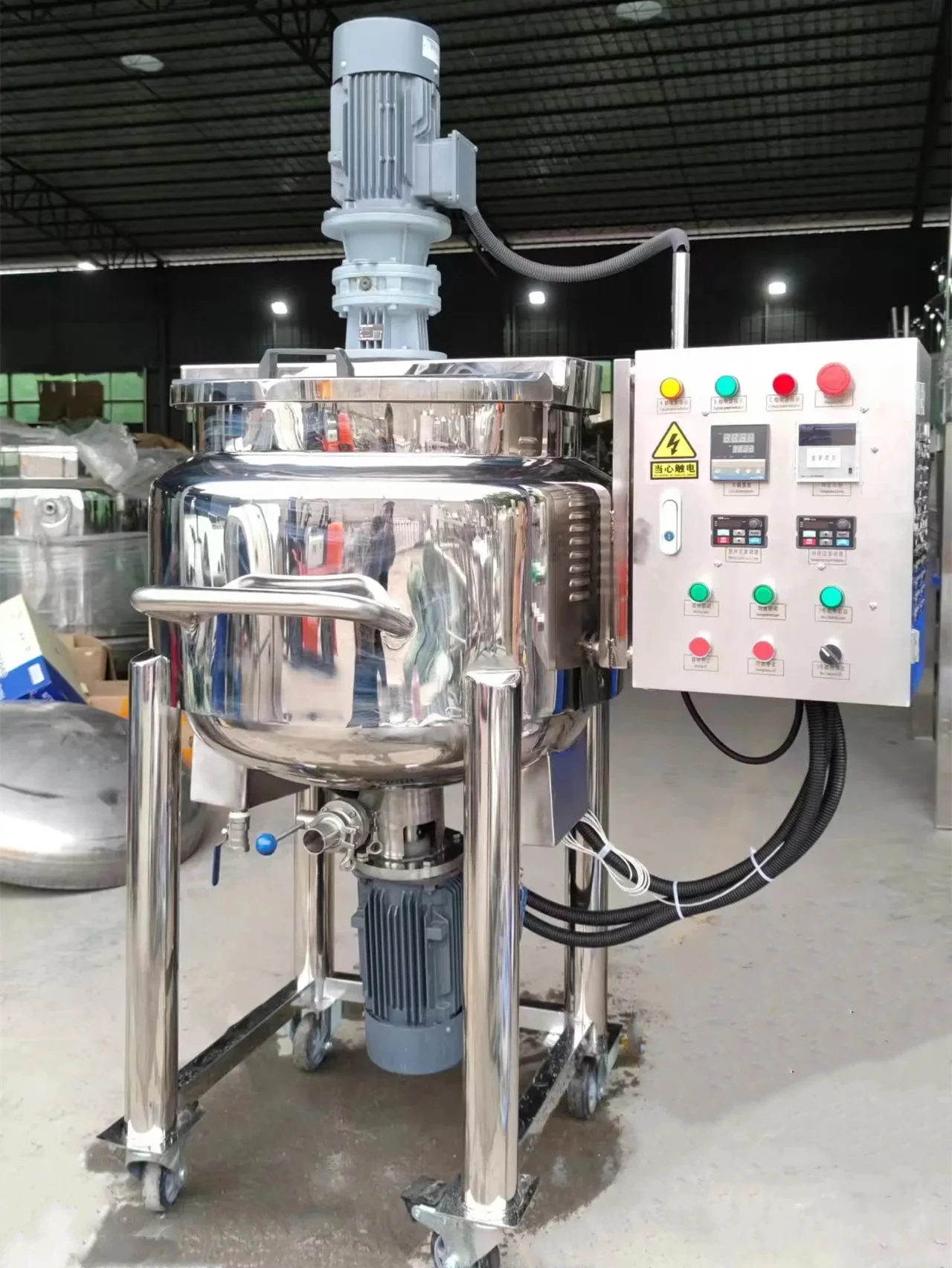 Small Soap Making Machine For Shampoo Liquid Detergent Movable Electric Heating Tank With Homogenizer