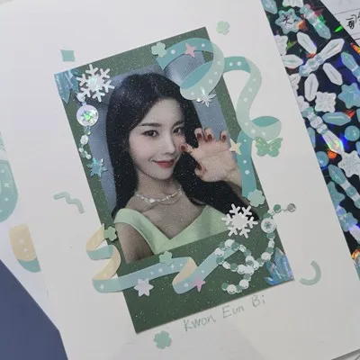 Idol collect paper photocard with hologram