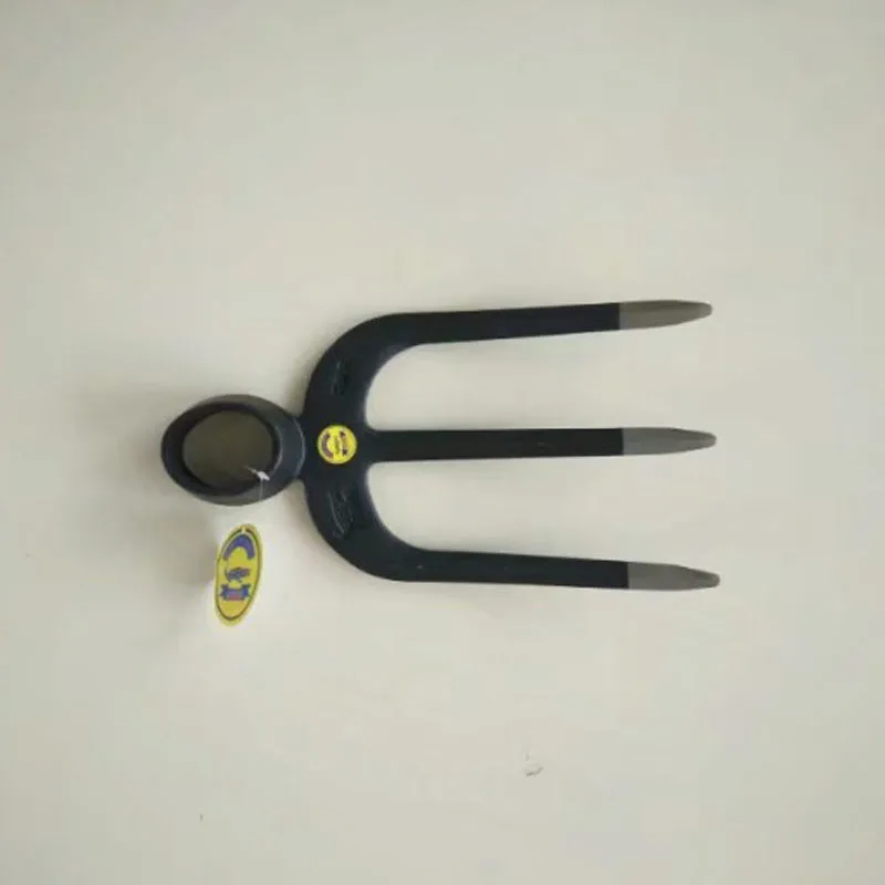 carbon steel garden fork hoes with wooden handle 3 prong