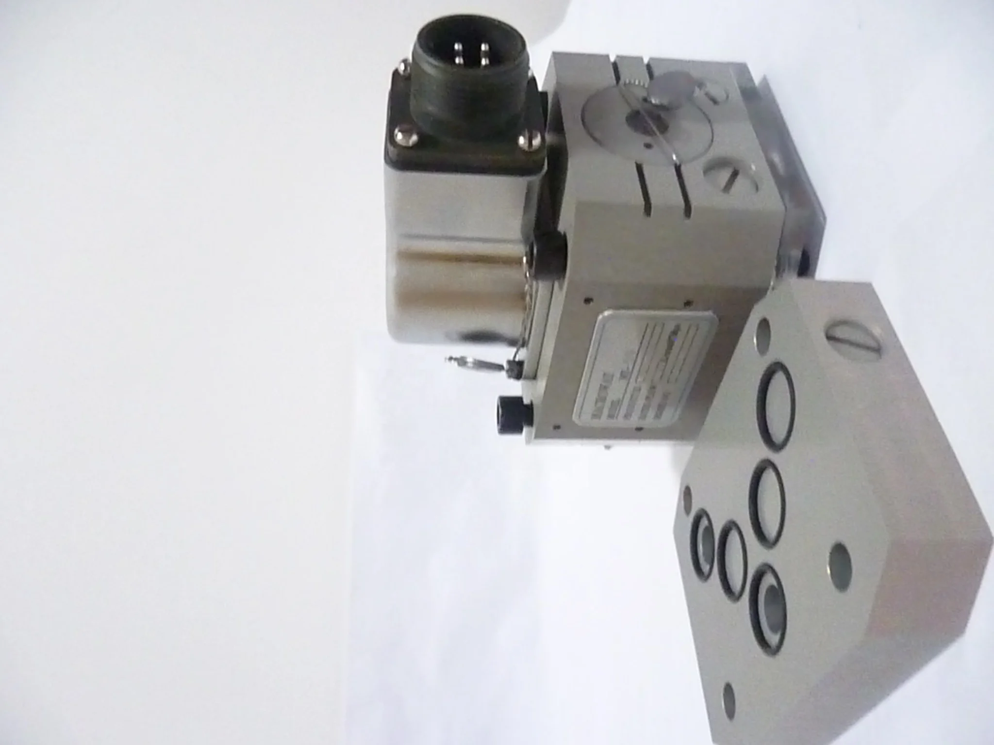 G631-3014B-5 servo valve