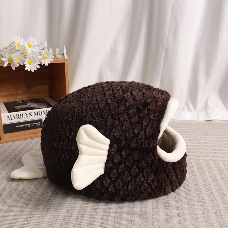 Large Modern Cat and Dog Kennel for Autumn Winter Warm Semi-Enclosed Pet House with Striped Drill Hole Sponge Solid Pattern