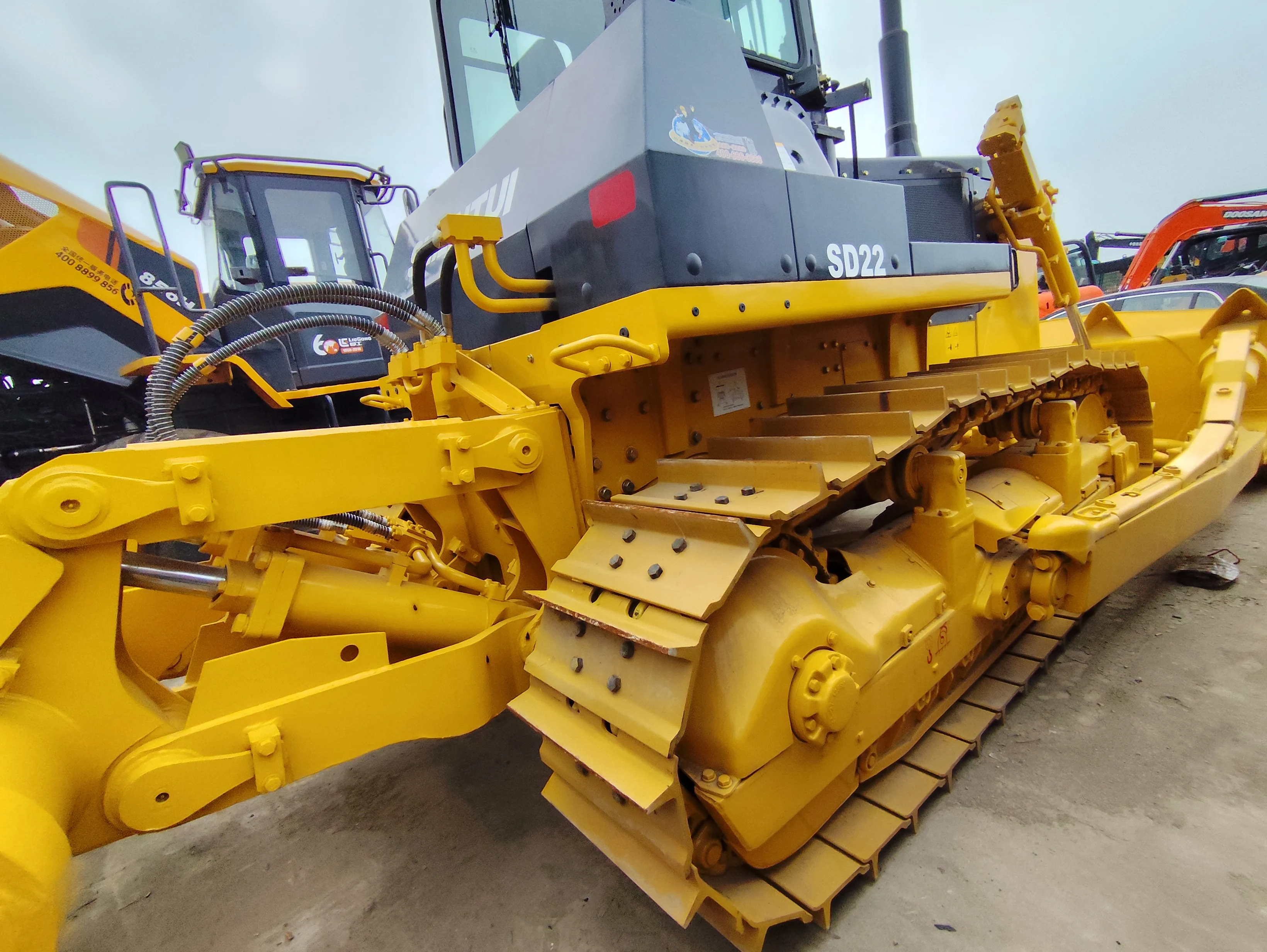 SHANTUI 220HP SD22 Crawler Rock Bulldozer 320Hp Shantui Bulldozer SD16 SD32 On Sale