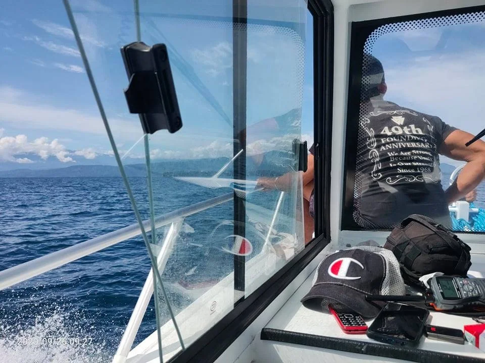 Deep v hull aluminum fishing boat center cabin model