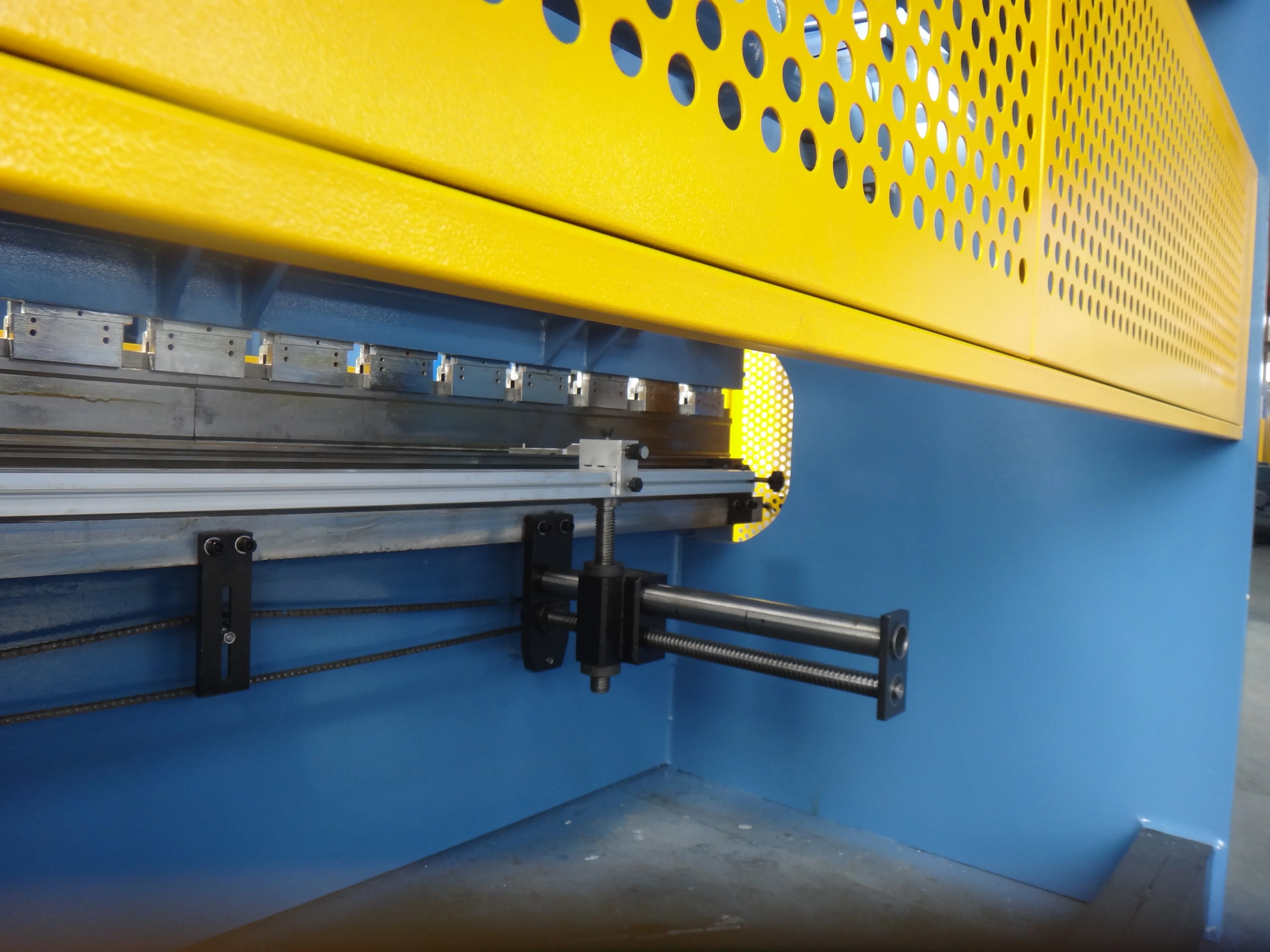 Гидравлический листогибочный станок 135ton 3200 cnc по конкурентоспособной