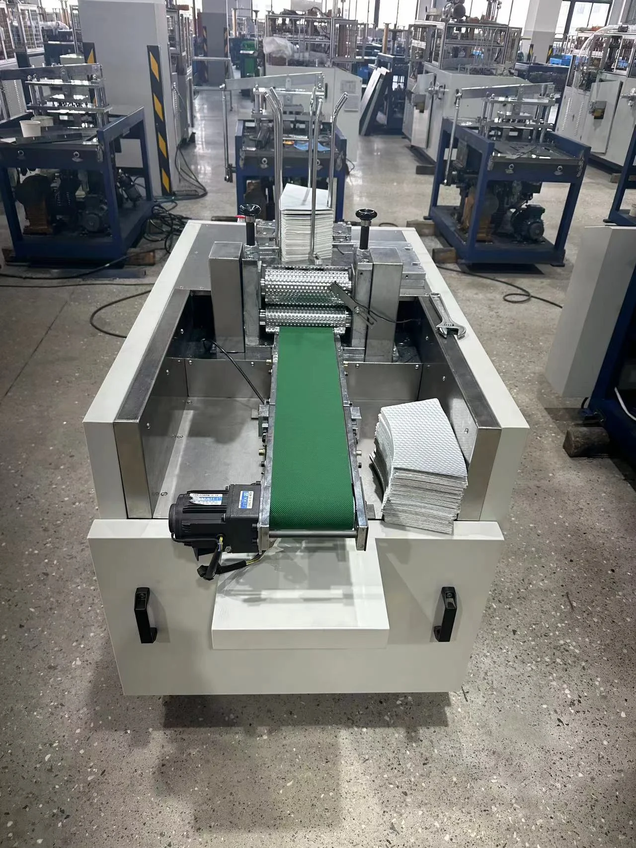 GD-T08 Greece Roller Type Embossing Double Wall Paper Cup Machine Speed 70-80pcs/min