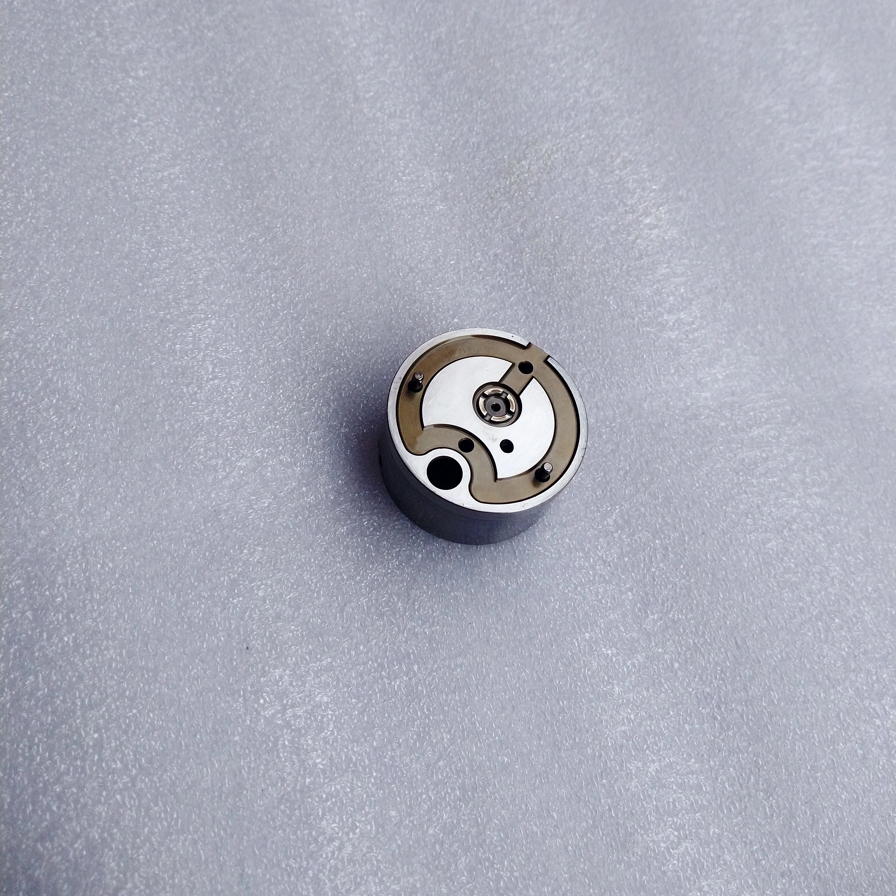 100% tested high quality actuator 7135-588 solenoid control valve for fuel injector 20547350 20810168 2054735