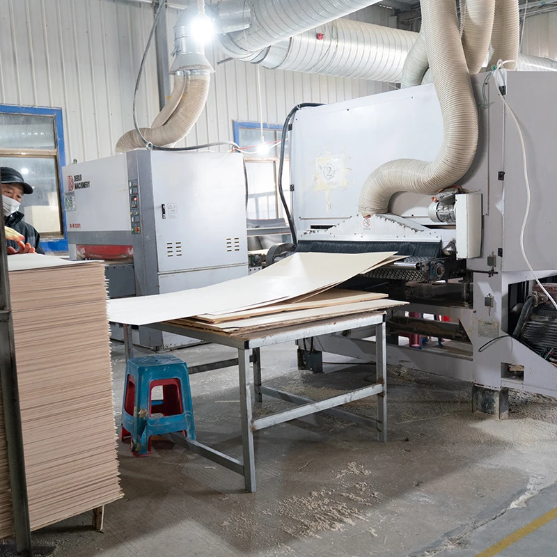 Supplier Wholesale Competitive Price 920 x 920 mm Laminated Basswood Birch Beech Board 2mm 3mm 4mm 5mm 6mm Plywood Sheet