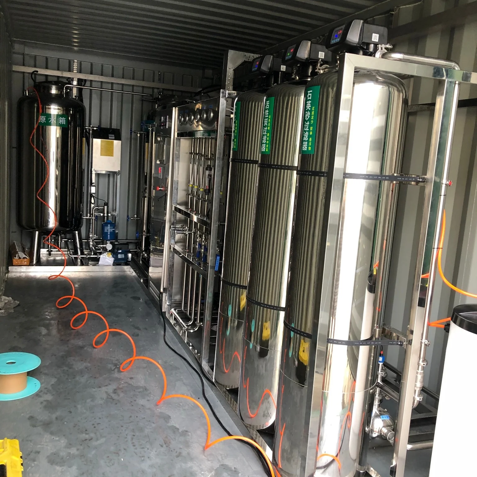 RO salt 1000lph water desalination plant drinking Mobile Ro Salt Water Desalination