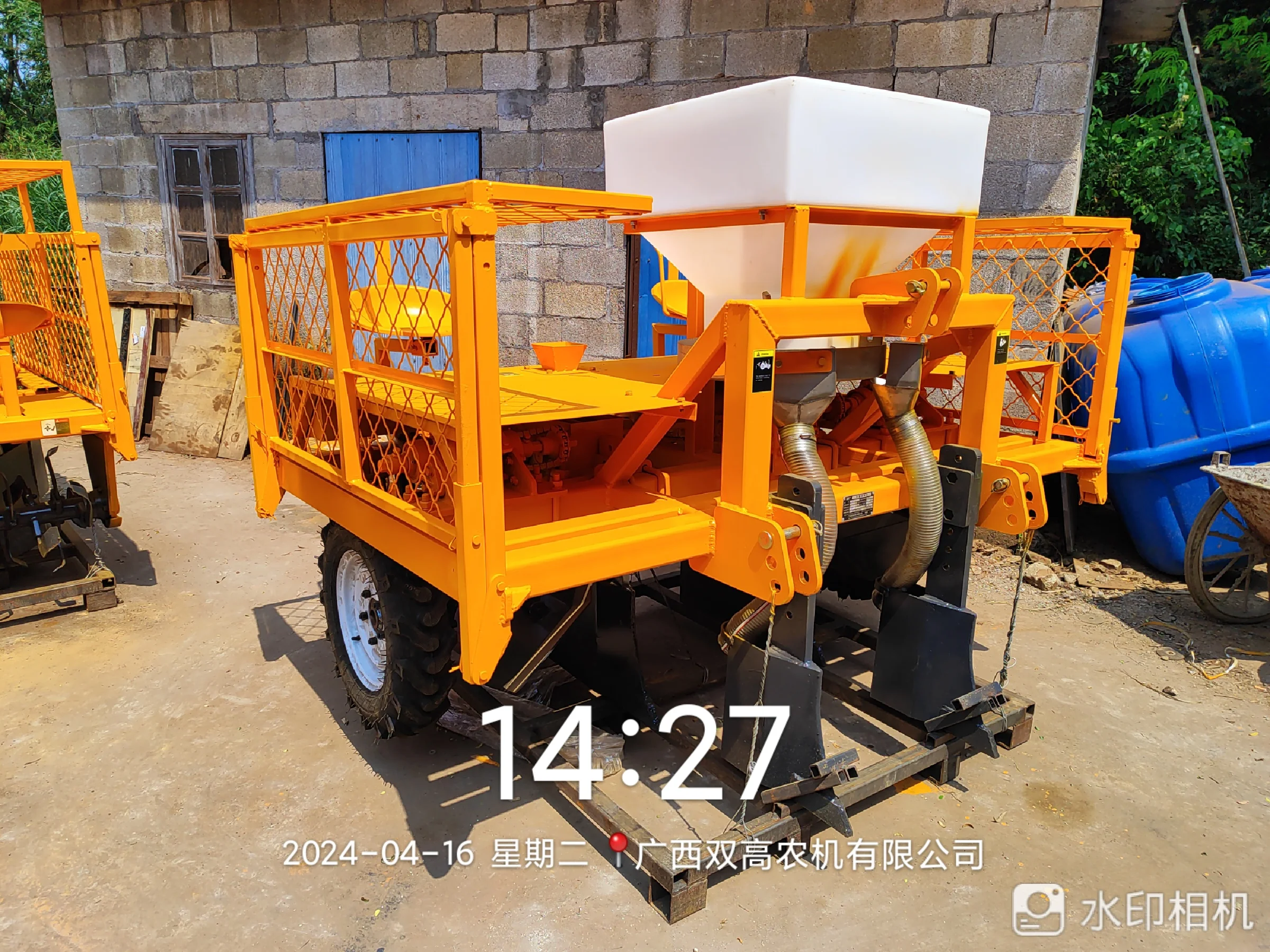CE certificate Manioc Sowing Machine Cassava Planting Machine with Fertilizer applicator