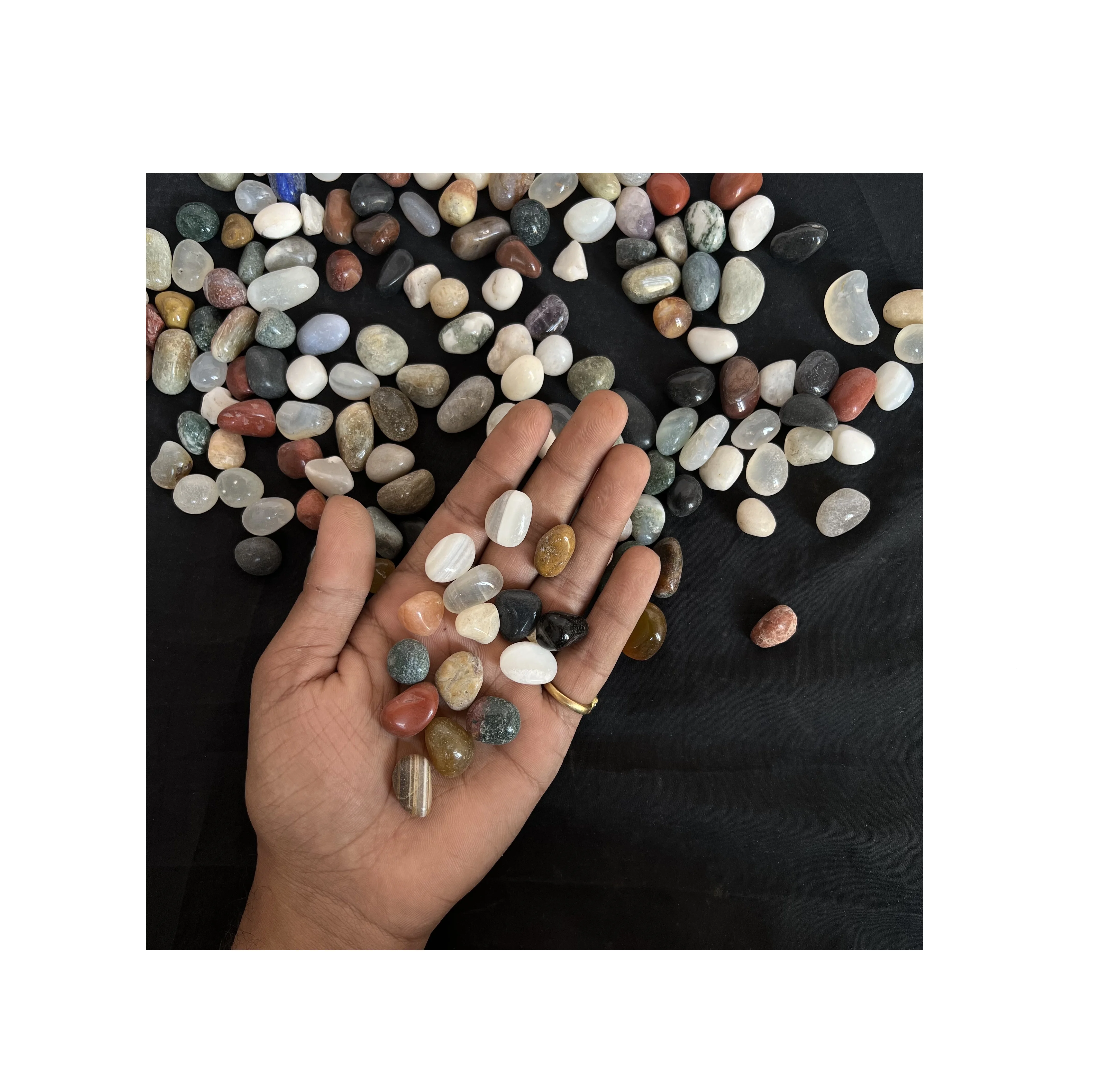 Export Quality 10-20mm 20-30mm Mix Agate Pebbles for Crystal Healing Grids Available In Bulk Quantity