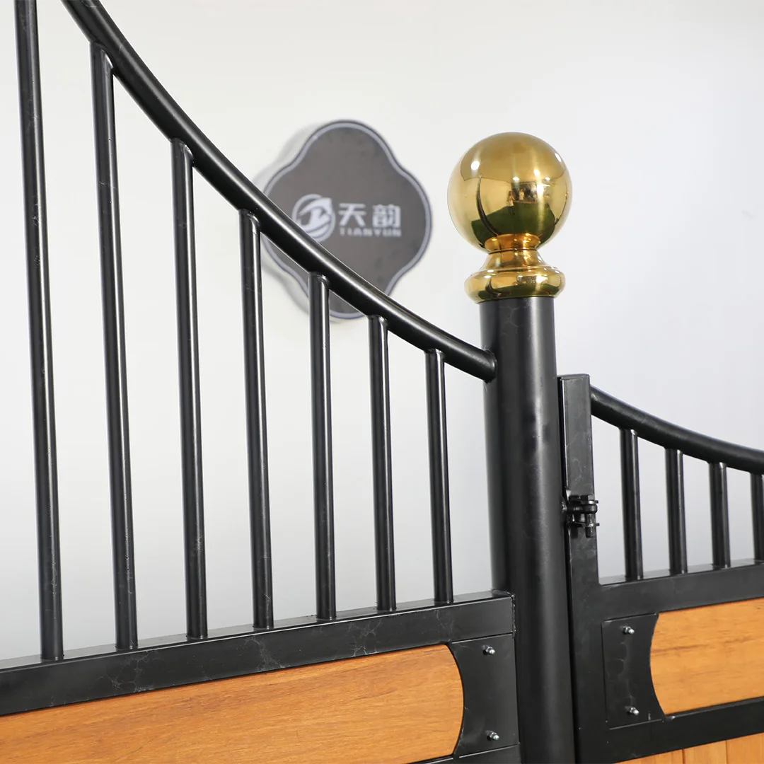 China Luxury Horse Stable Door Bamboo Simple Stable Stall Equipment High Quality Horse Stall Stables