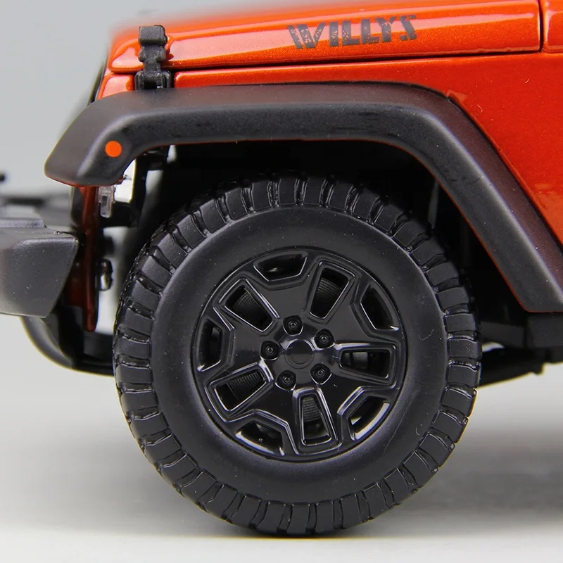 Модель 1:18 автомобиля Maisto Wrangler Williys