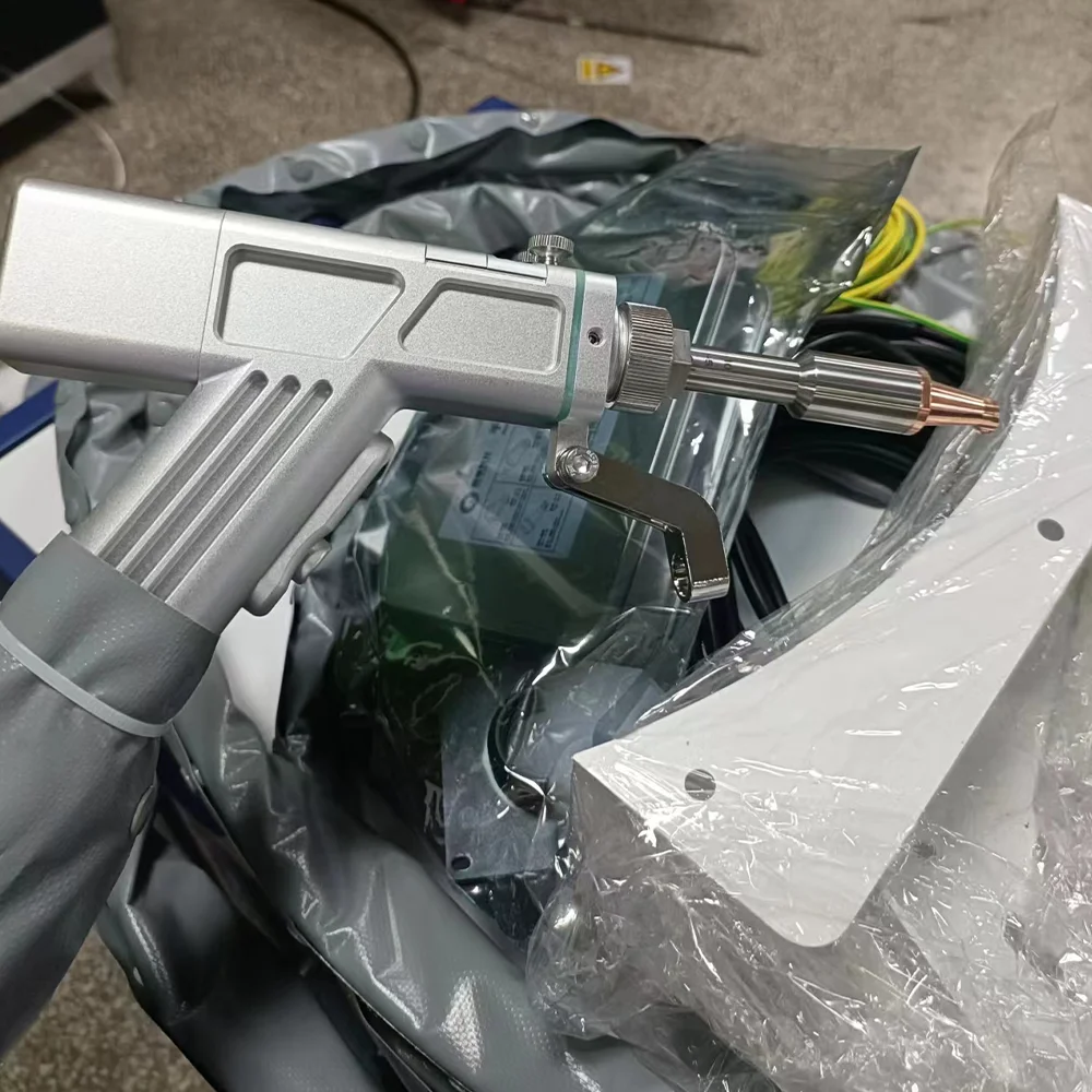 Lazer Welder Laser Welding Machine 1500w 2000w 3000w Laser Welding Machine 4 in 1