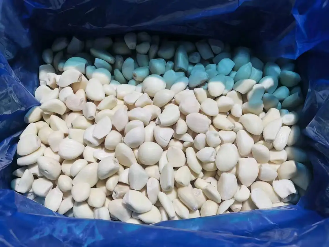 Chinese Manufacturer  Fresh Taste  Appearance And Size Frozen Garlic  Frozen Garlic