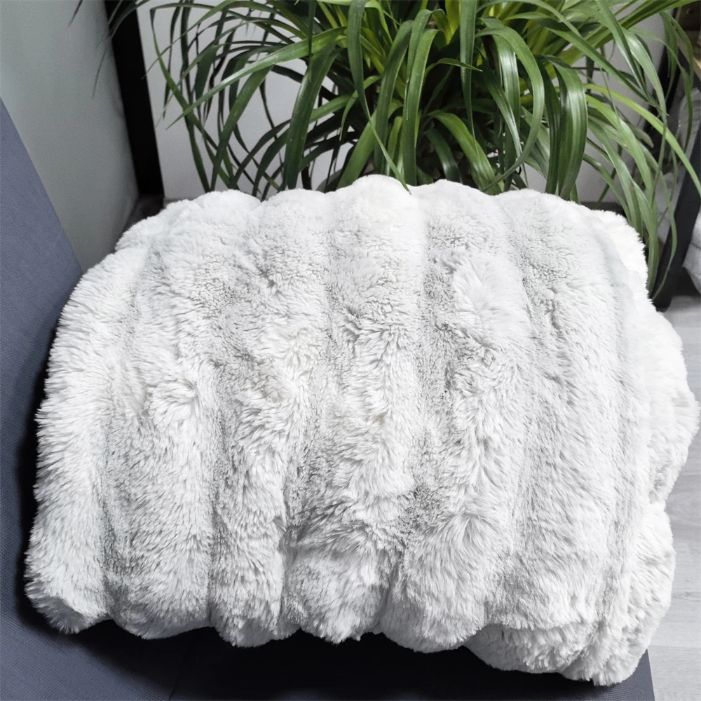 Factory Wholesale Customize Print Fluffy Throw Blanket Warm Bunny Fleece Portable Bed Blanket Fit Four Seasons
