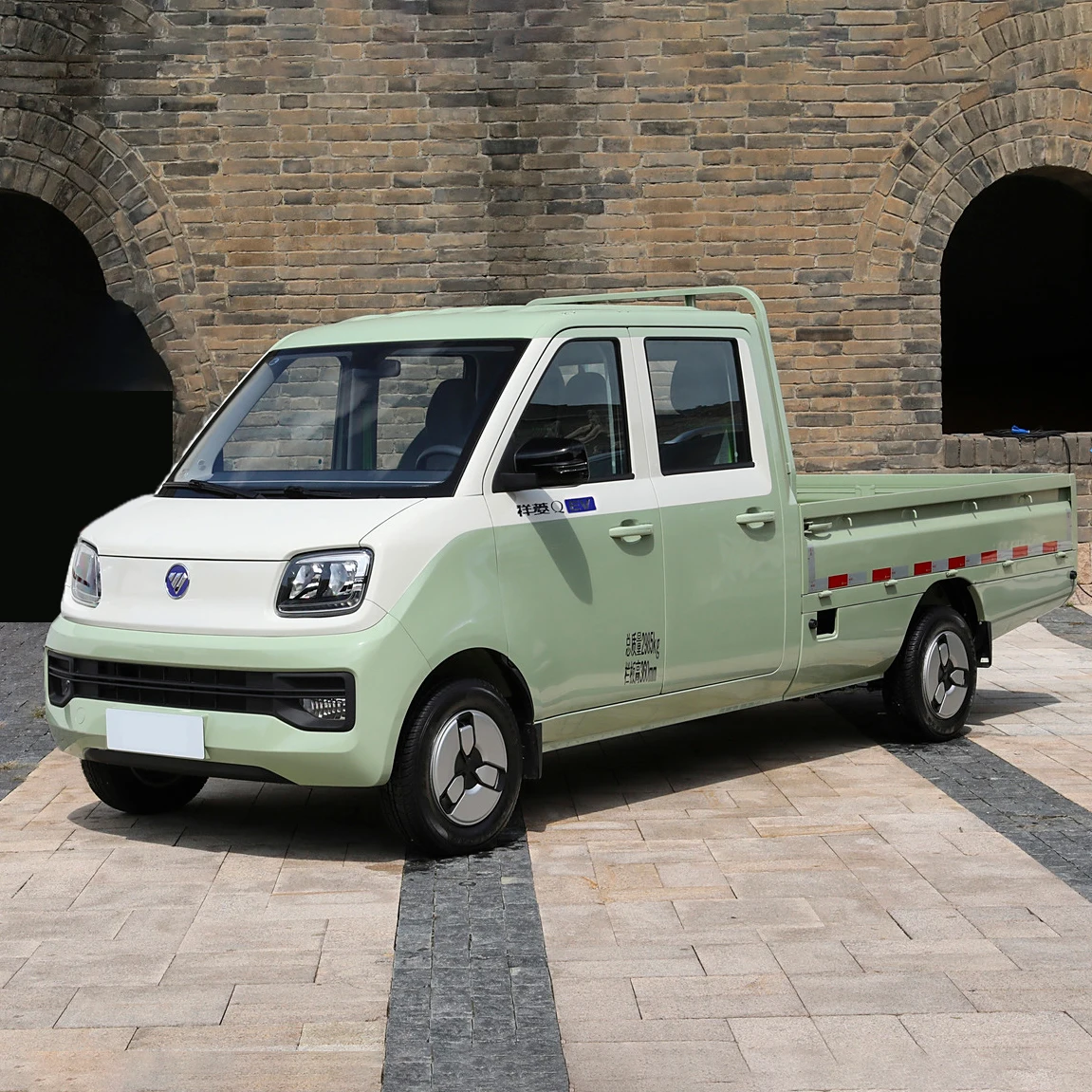 2023 2024 Foton lingxiang electric mini trucks chinese ev delivery truck 4x2 pure electric pick up foton truck electric vehicle