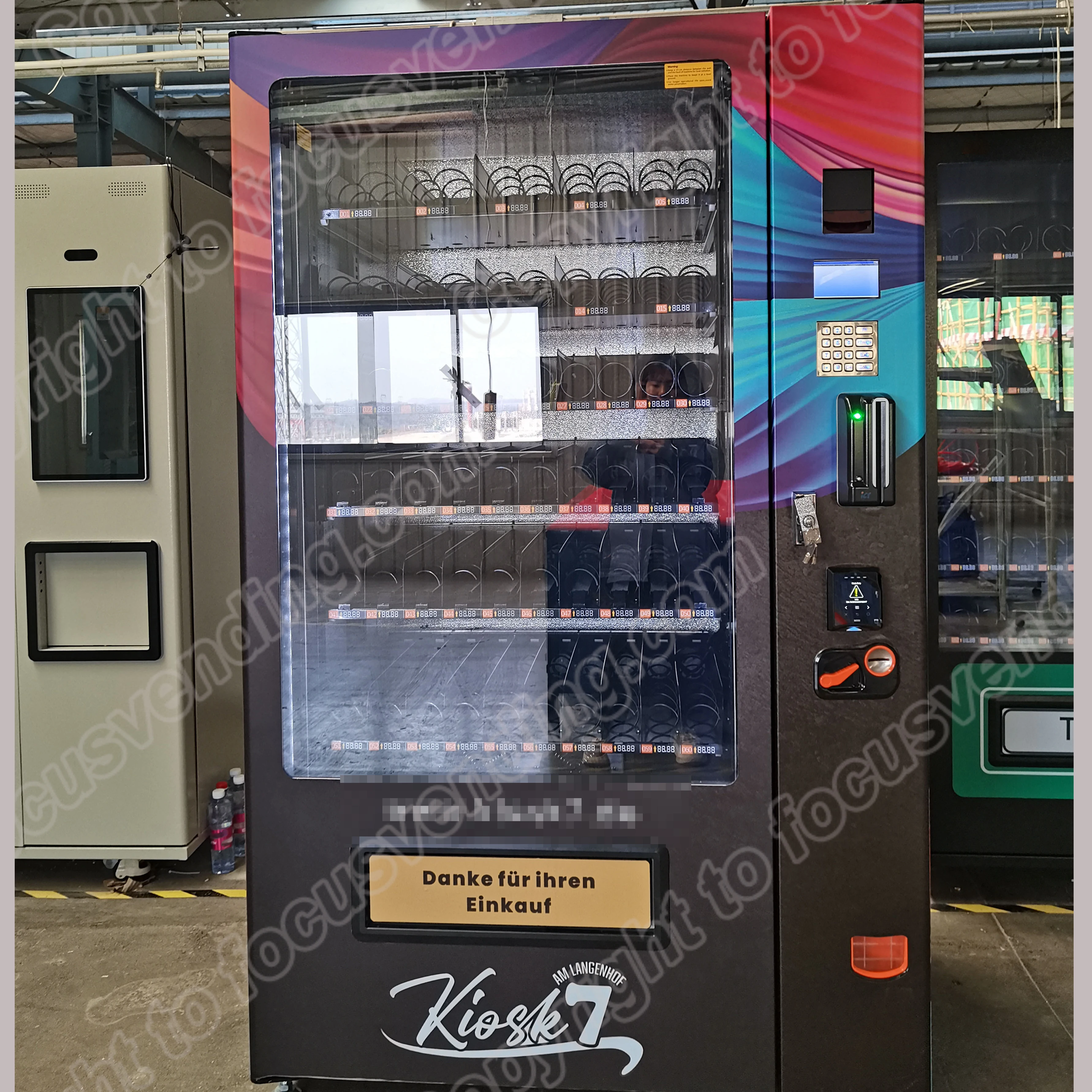 Germany Vending Machine with age checking  Drinks And Snacks Vending Machines combo outdoor vending machine with roof