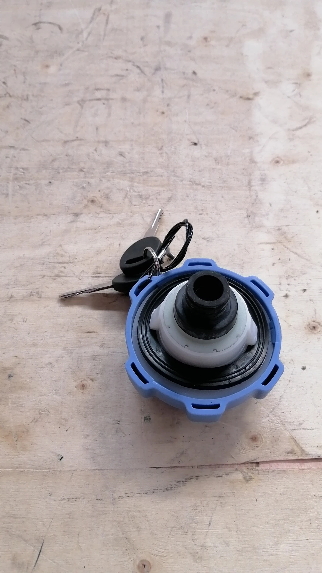 sinotruk howo chassis 8x4 cargo dump truck trailer chassis frame Urea tank lock cover WG9925565001