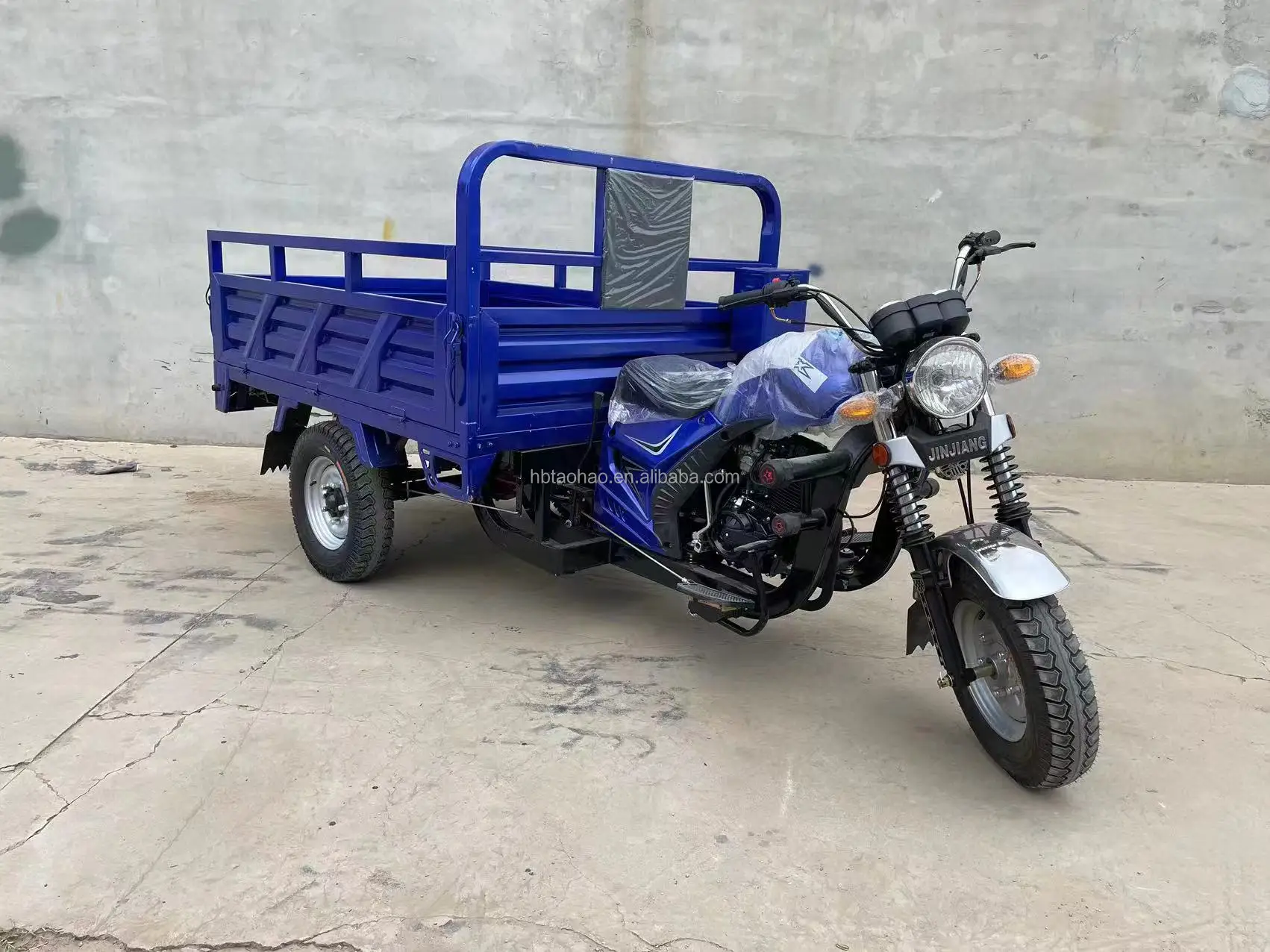 hot selling motorcycle motorized tricycle 150cc 200cc 250CC engine gasoline cargo tricycle petrol tricycle