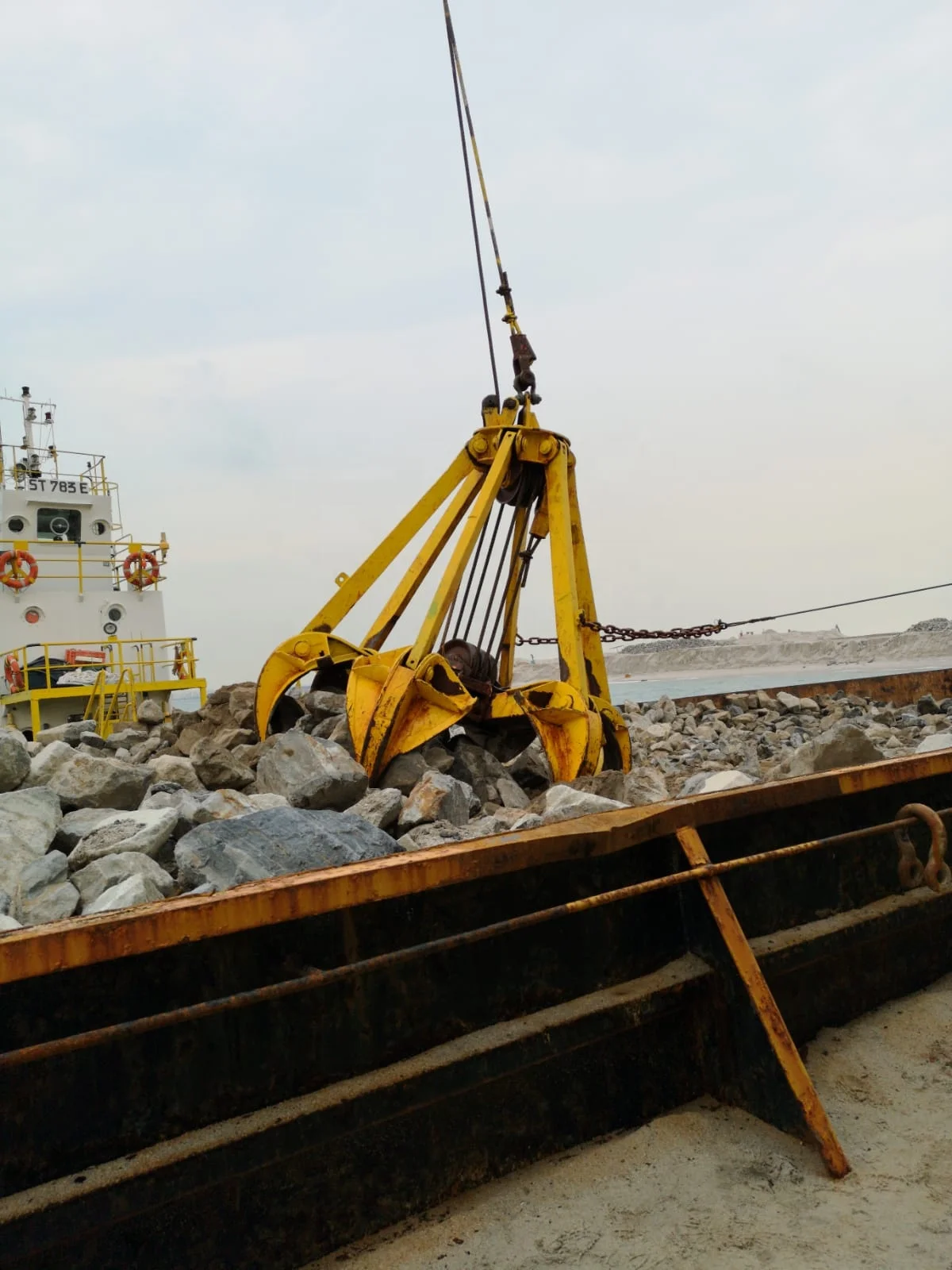 
Sand Clinker and Stone Loader Excavator Mechanical Four Ropes Orange Peel Grab 