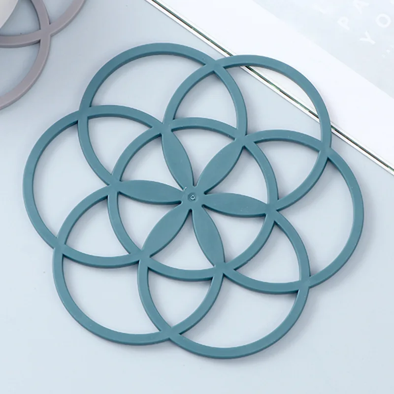 Silicone Trivet Mat Hot Pot Holder Heat Resistant Modern Kitchen Hot Pads for Pots & Pans