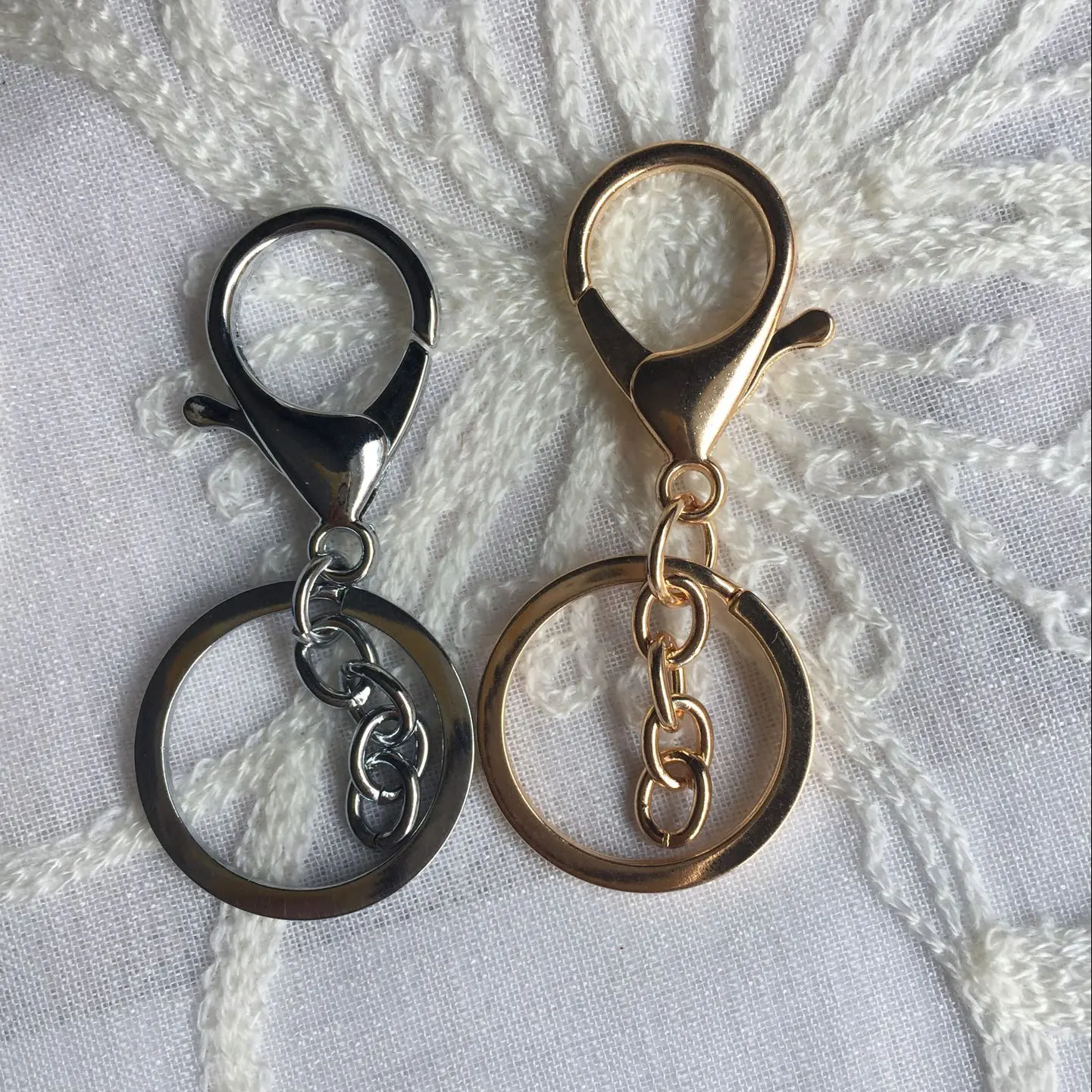 Selling Well Gold Keychains 100Pcs/Bag Hot Popular Key Rings for Car Hotel Home Key Collection