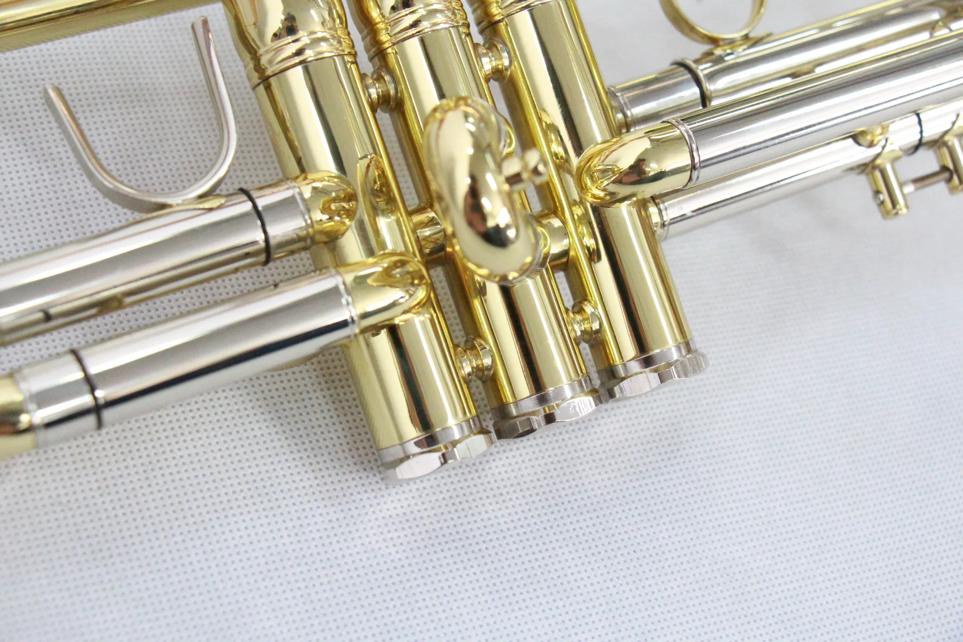 High end famous trumpet bach copy trumpet professional with high cost performance economical high end gold lacquer trumpet