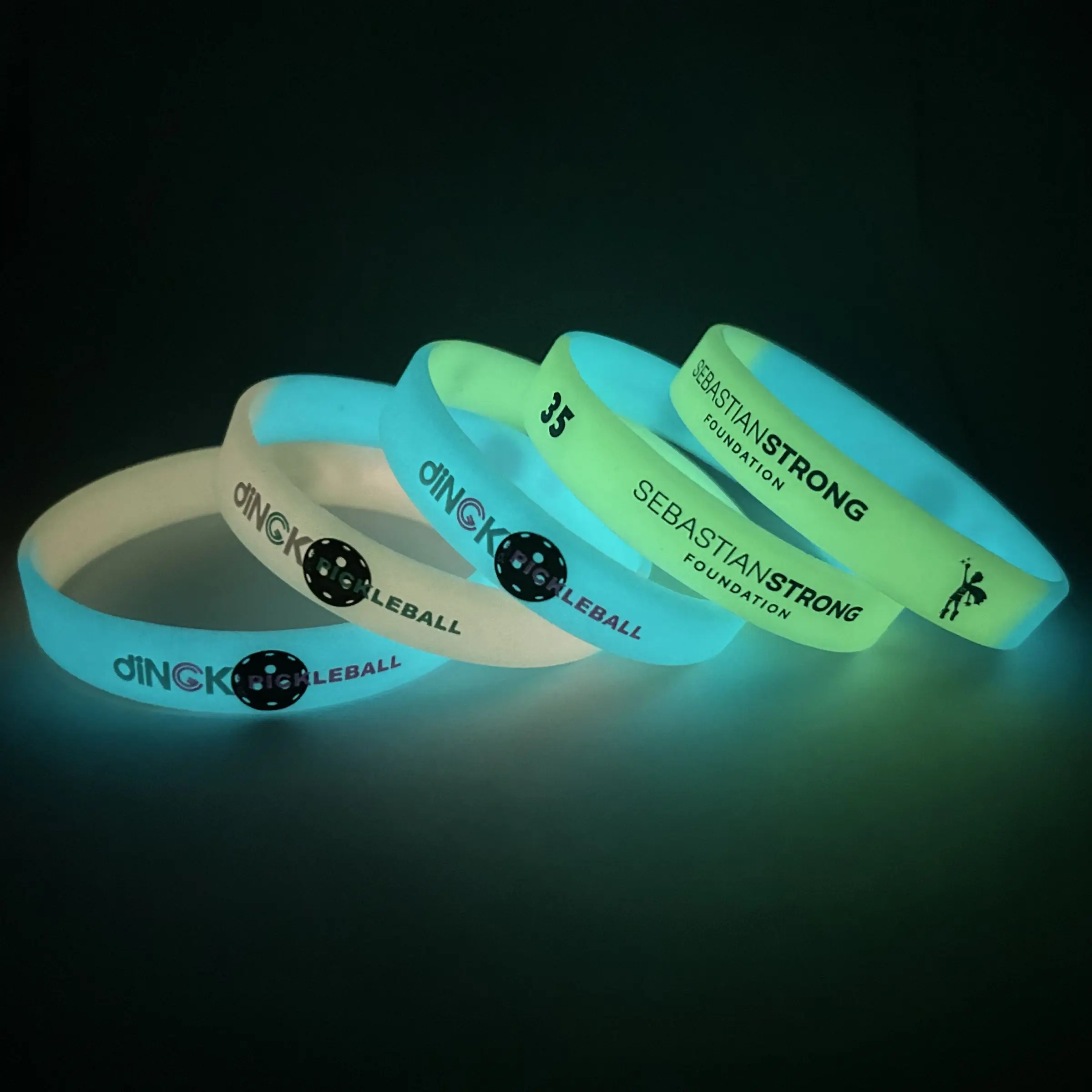 Personalized Elastic Promotional Wristbands With Logo Customized Glow In Dark Rubber Bracelet Custom Luminous Silicone Wristband