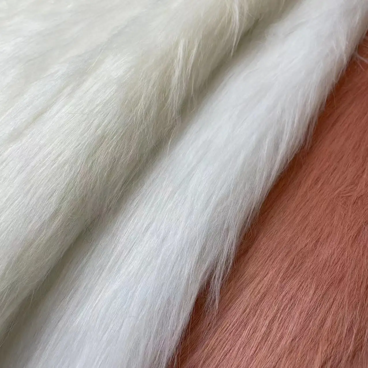 China Manufacturer artificial long hair pile plush faux fur fabric for toy and clothes