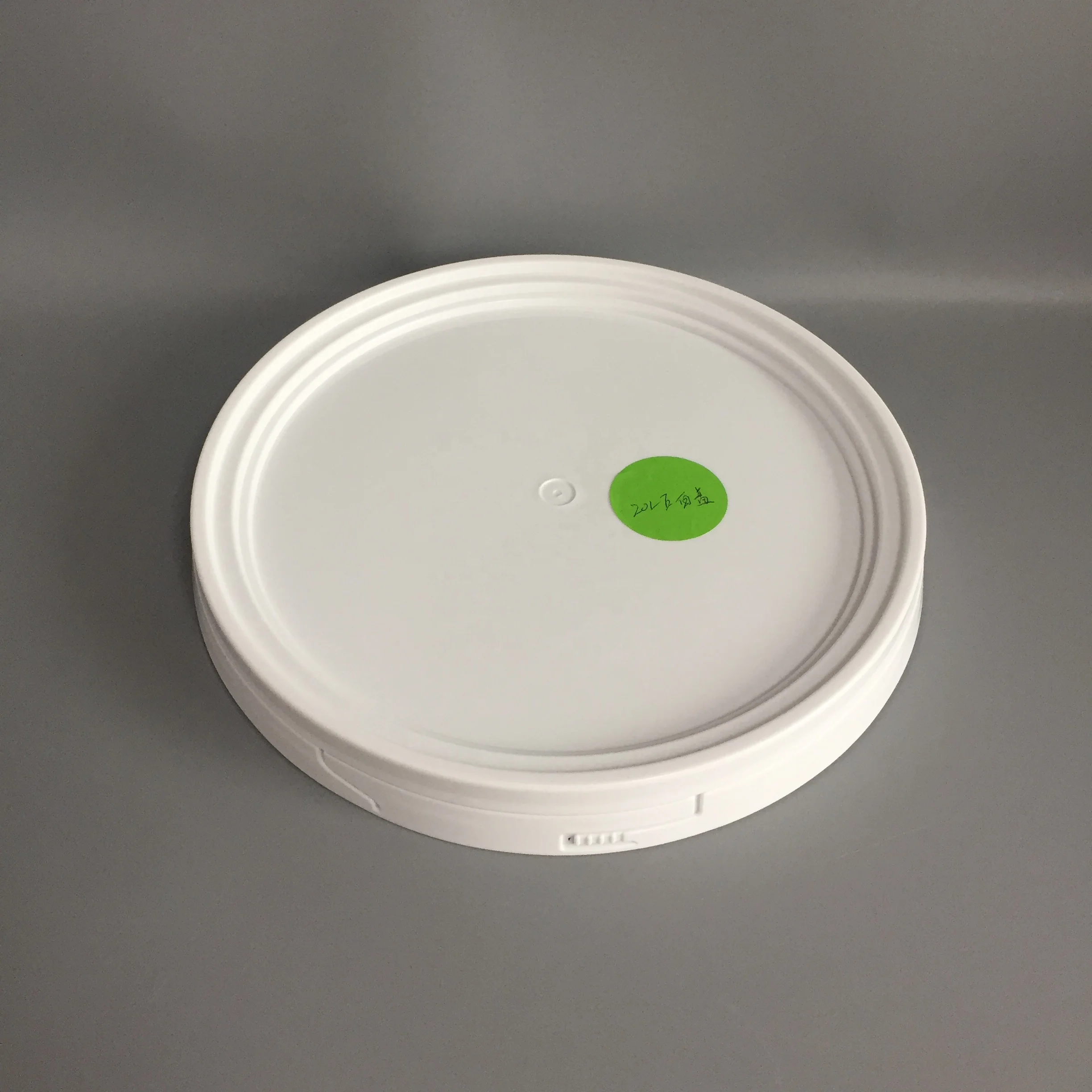 cheap 20 litre plastic bucket 5 gallon with iml label for paint coating chemicals adhesives with metal handle