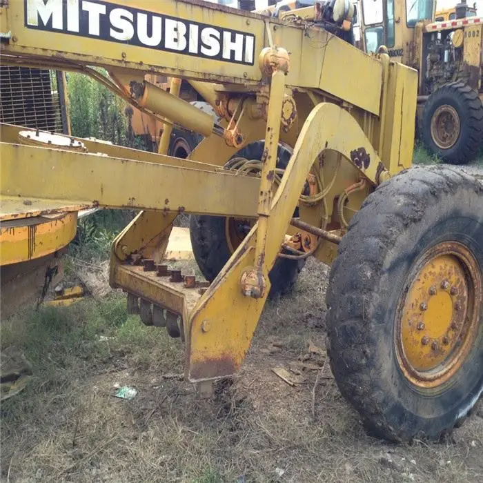 Автогрейдер оригинальный японский MITSUBISHI MG530 для строительных работ