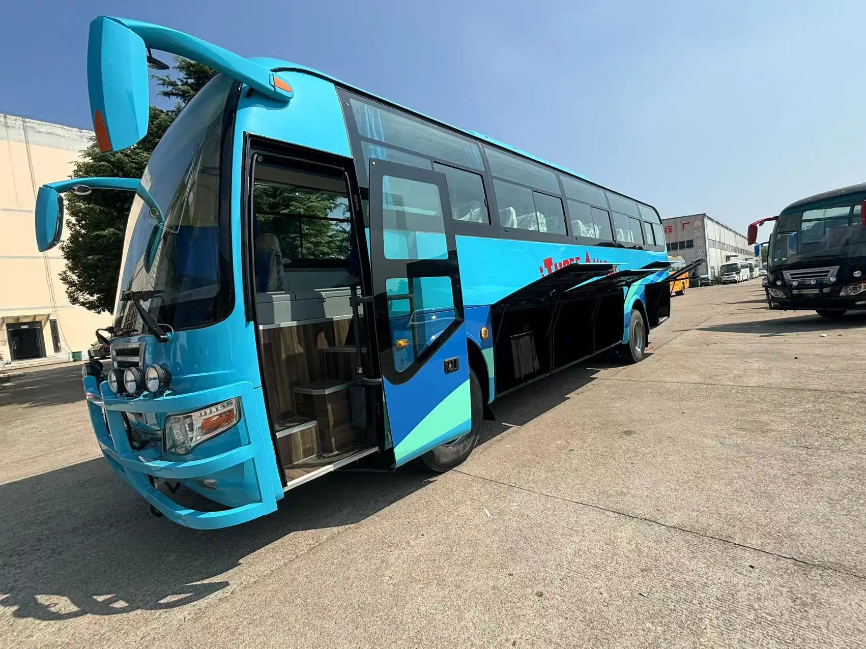 Hot sale Luxury Buses YUTONG 12 Meters Diesel Engine School Passenger Right Hand Drive Coach City Bus buses for tourism