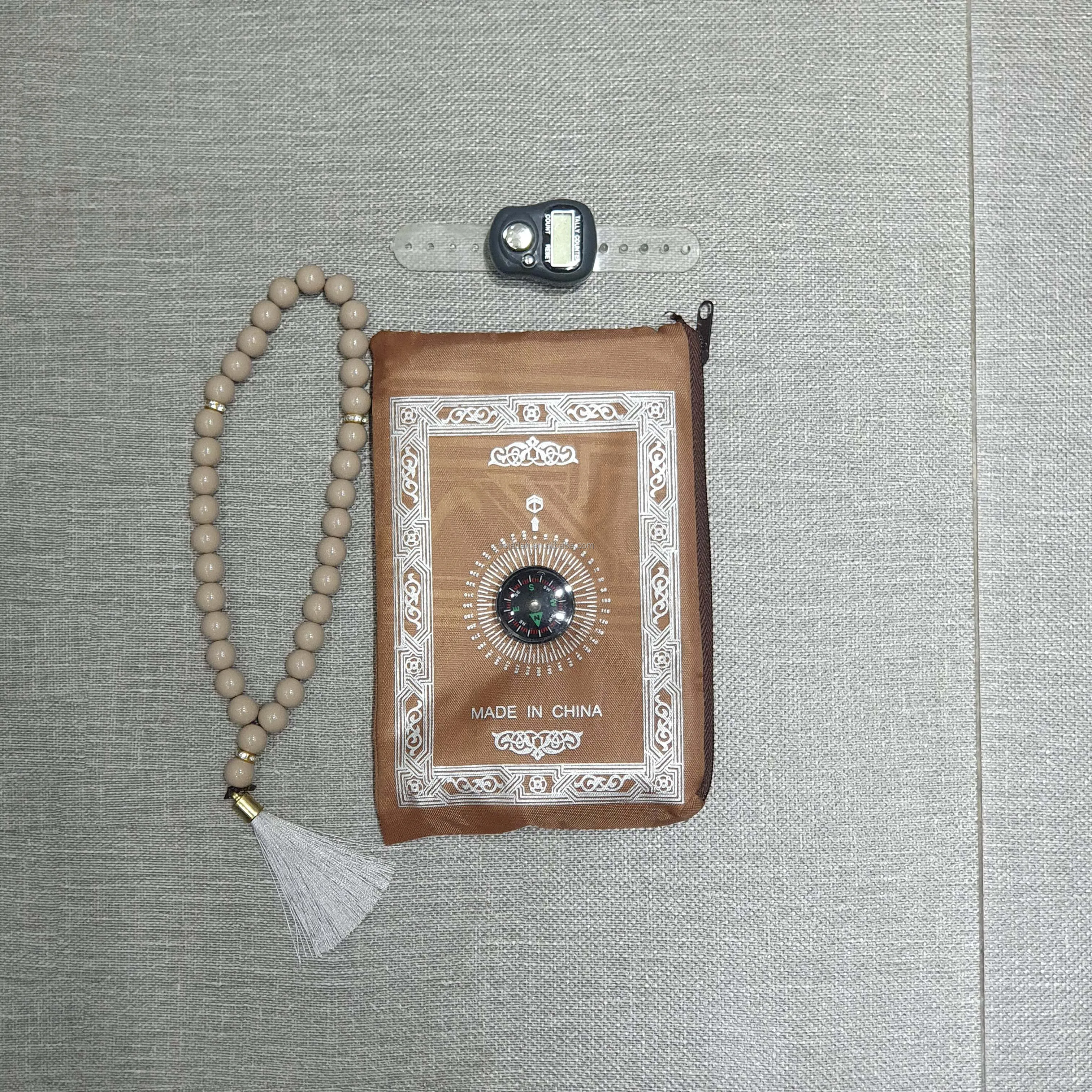 Small Sajadah Travel Prayer Mat With Pocket Sized Carry Bag Eid Ramadan Digital Prayer Mat with Compass