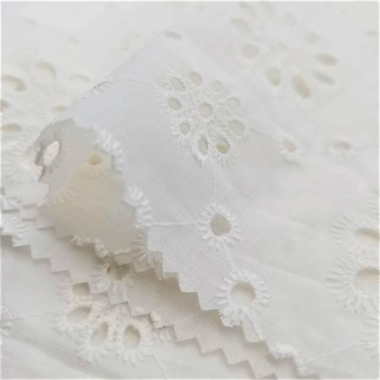 Hot selling beautiful design white color 100% cotton breathable Embroidered Fabric