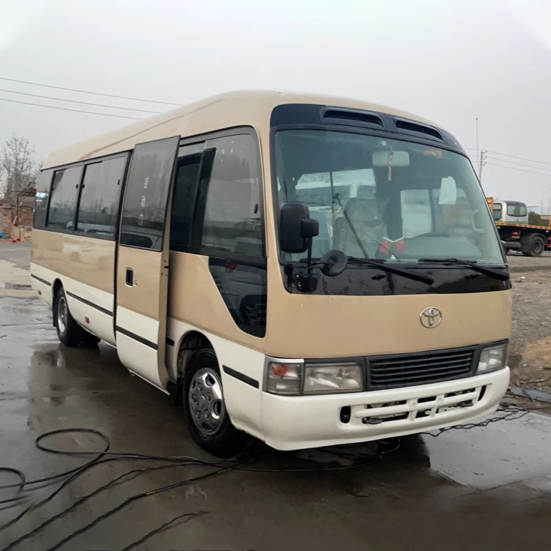 Подержанный дизельный двигатель LHD хорошее состояние 30-местный автобус toyo ta coaster для продажи