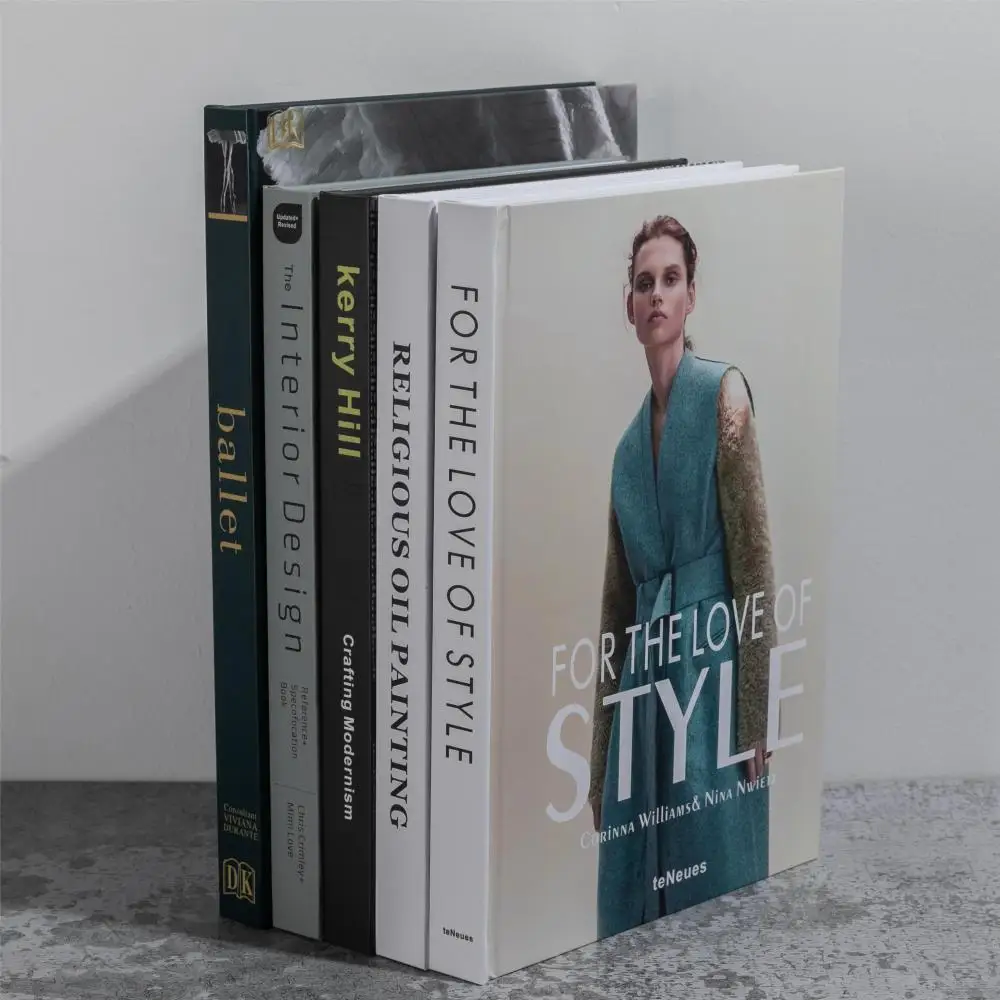 Декоративный набор книг в твердом переплете