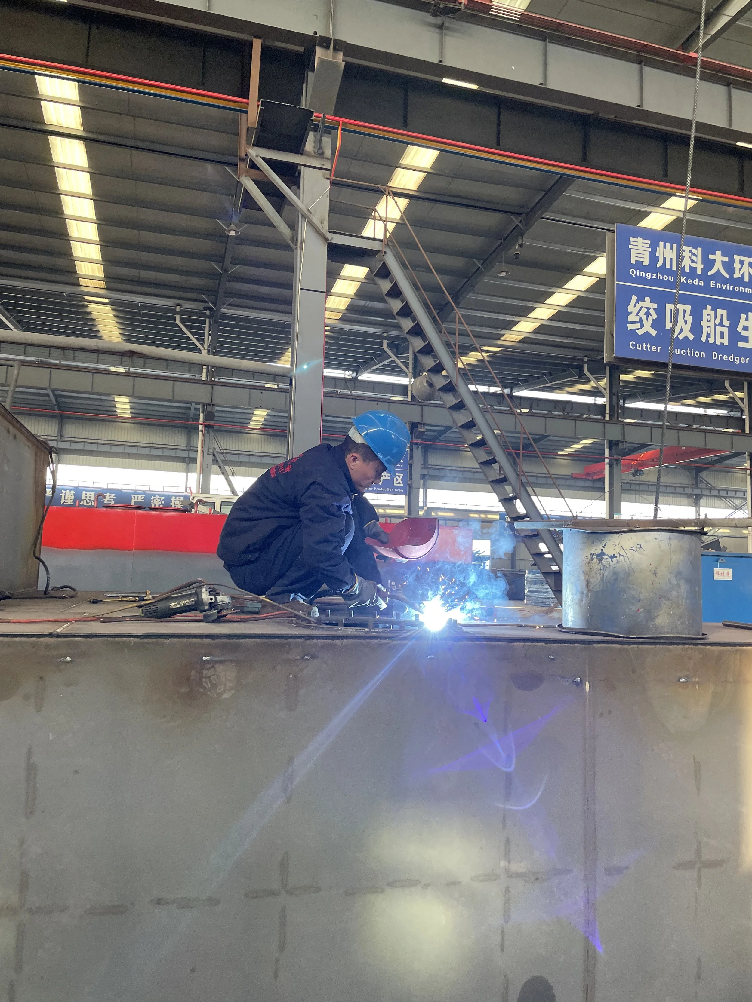 28 Inch Customizable Cutter Suction Dredger with High Performance