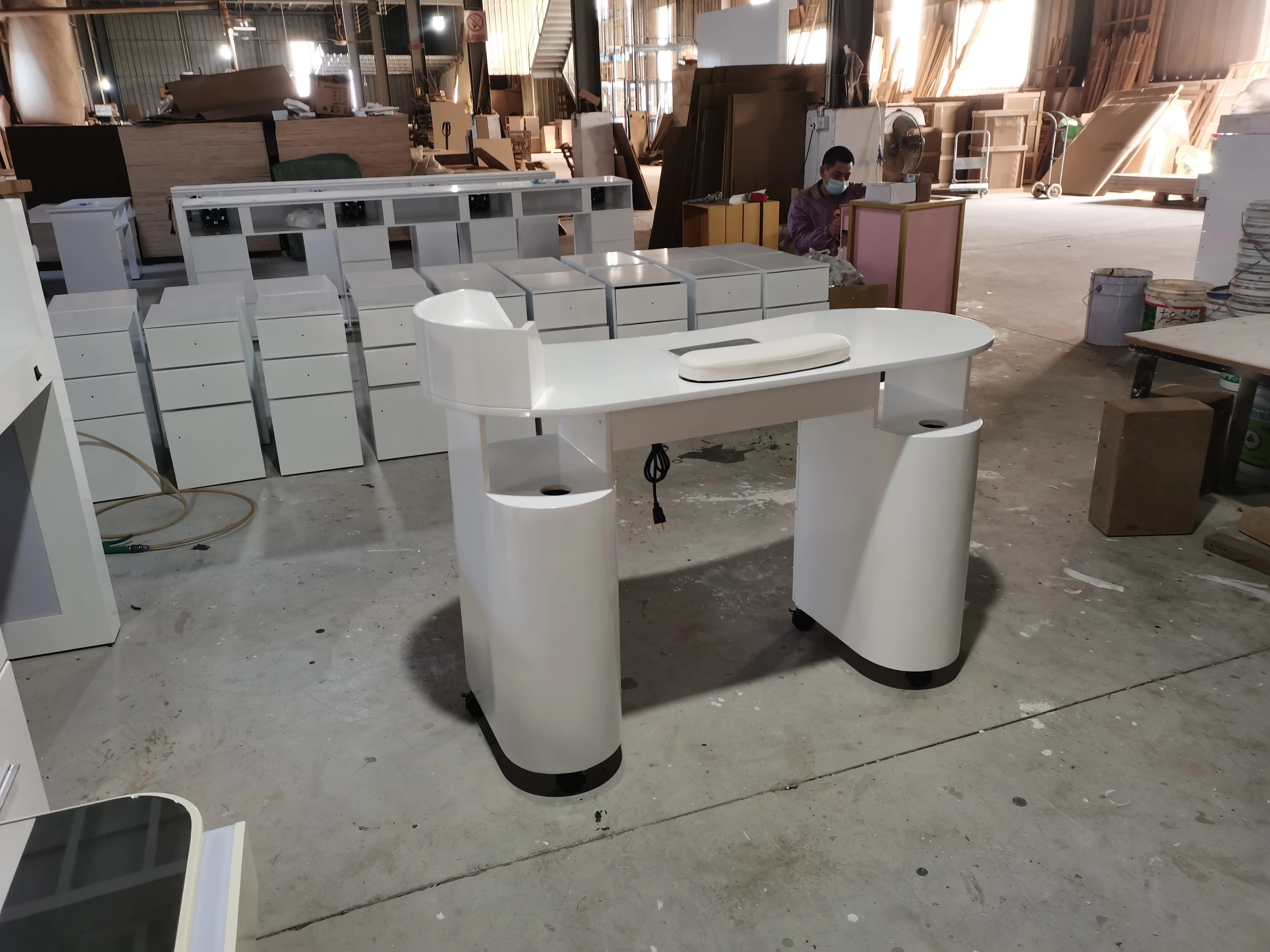 2023 Classic French Style White High Gloss Nail Care Manicure Table Nail Table Set Nails Care Furniture 10 Years Warrant