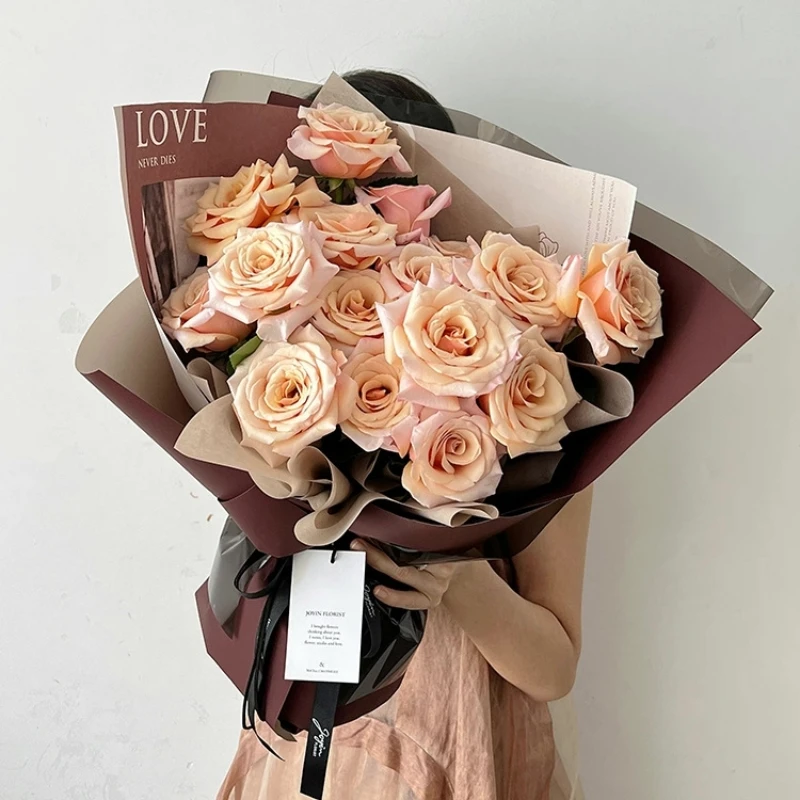 LUCIA  Feng Hua Art Newspaper Bag Flower Paper Flowers Retro English Wrapping Paper Flower Shop Packaging Materials LF160548