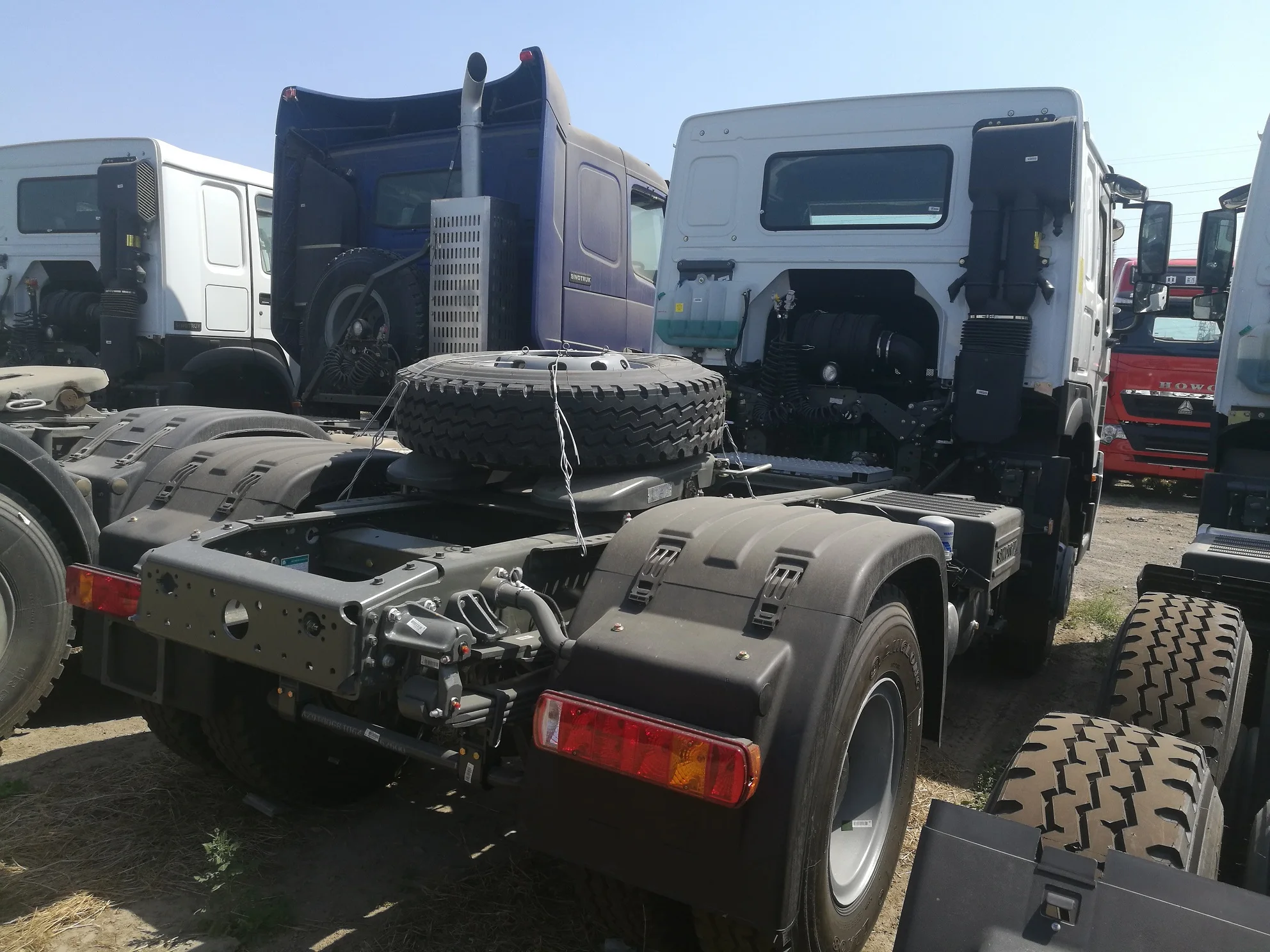 light new and used  truck Shacman Sinotruk Howo truck Tractor truck head Tow 4*2