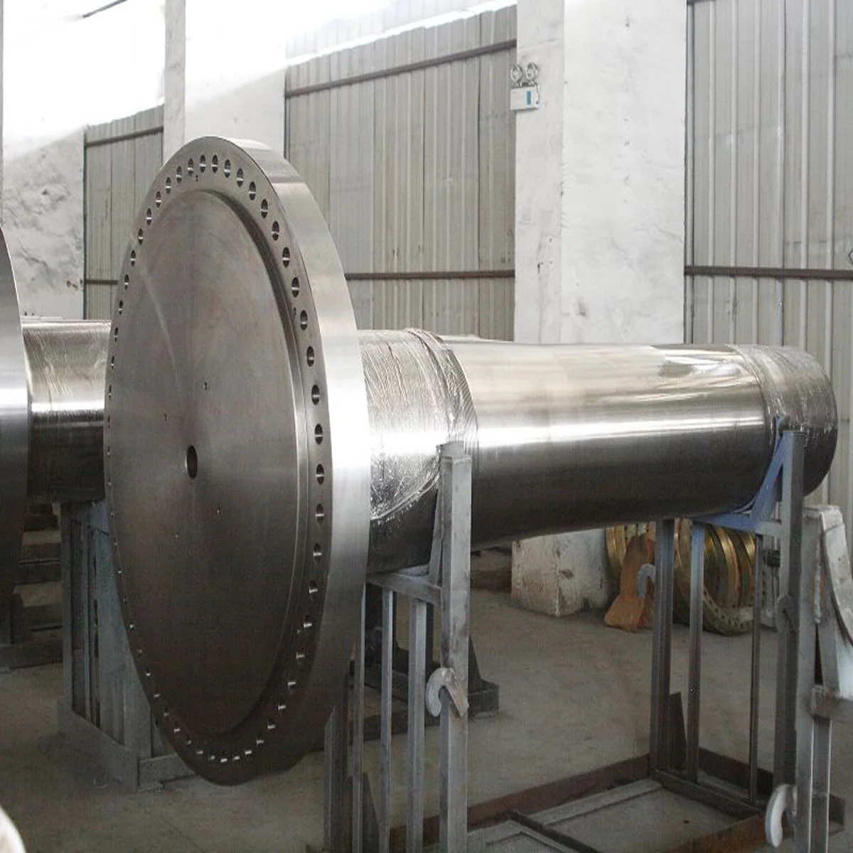 OEM Forging shaft AISI 4140 4340 large flange shaft
