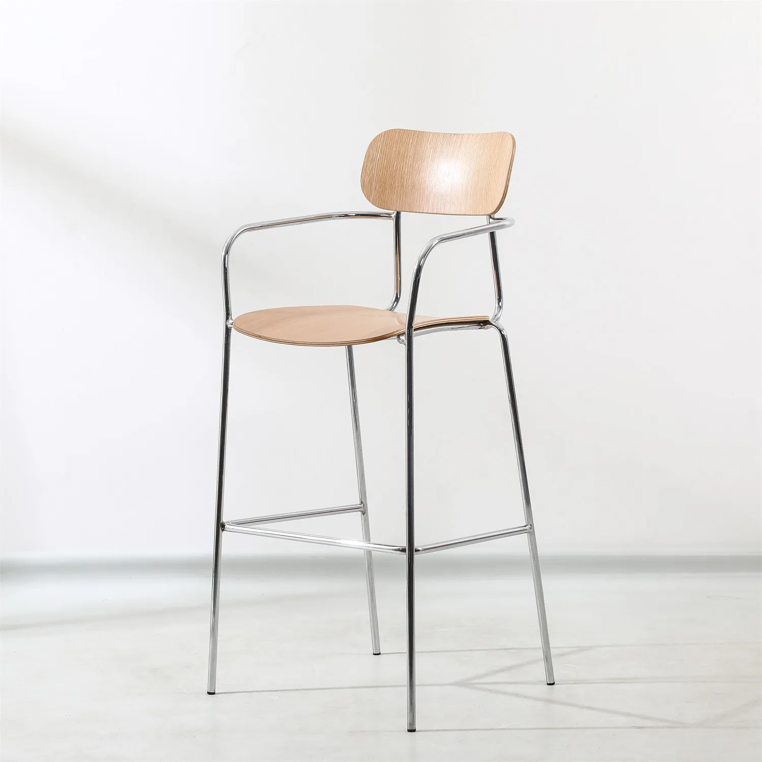 Wholesale Industrial Furniture Modern Walnut Wood Oak Seat Metal Legs High Bar Chairs with Armrest