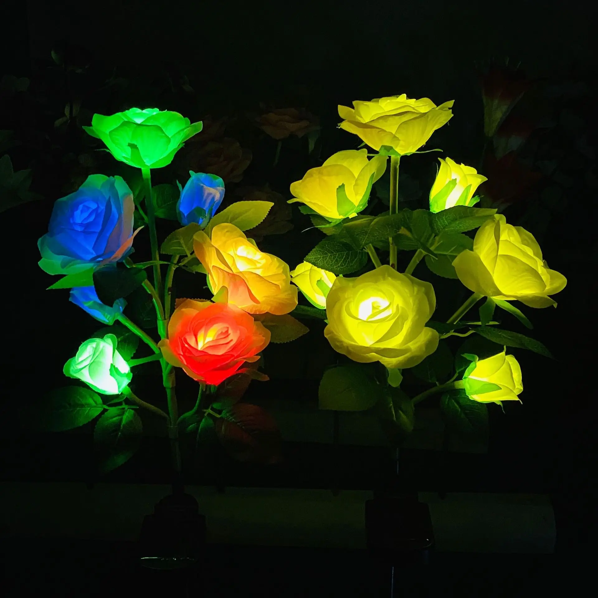Светодиодная розовая газонная лампа на солнечных батареях с 7 головками RGB меняющая цвет искусственный цветок IP65 пластиковый корпус для использования в саду