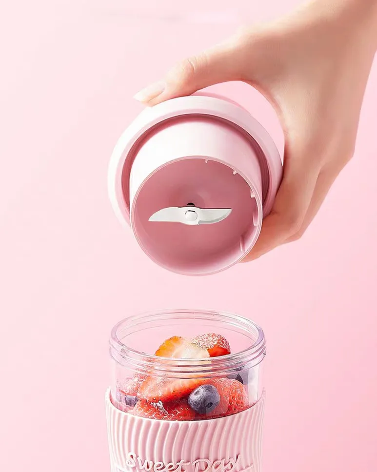 Plastic Container Material and Push Button Controls Type juicer blender