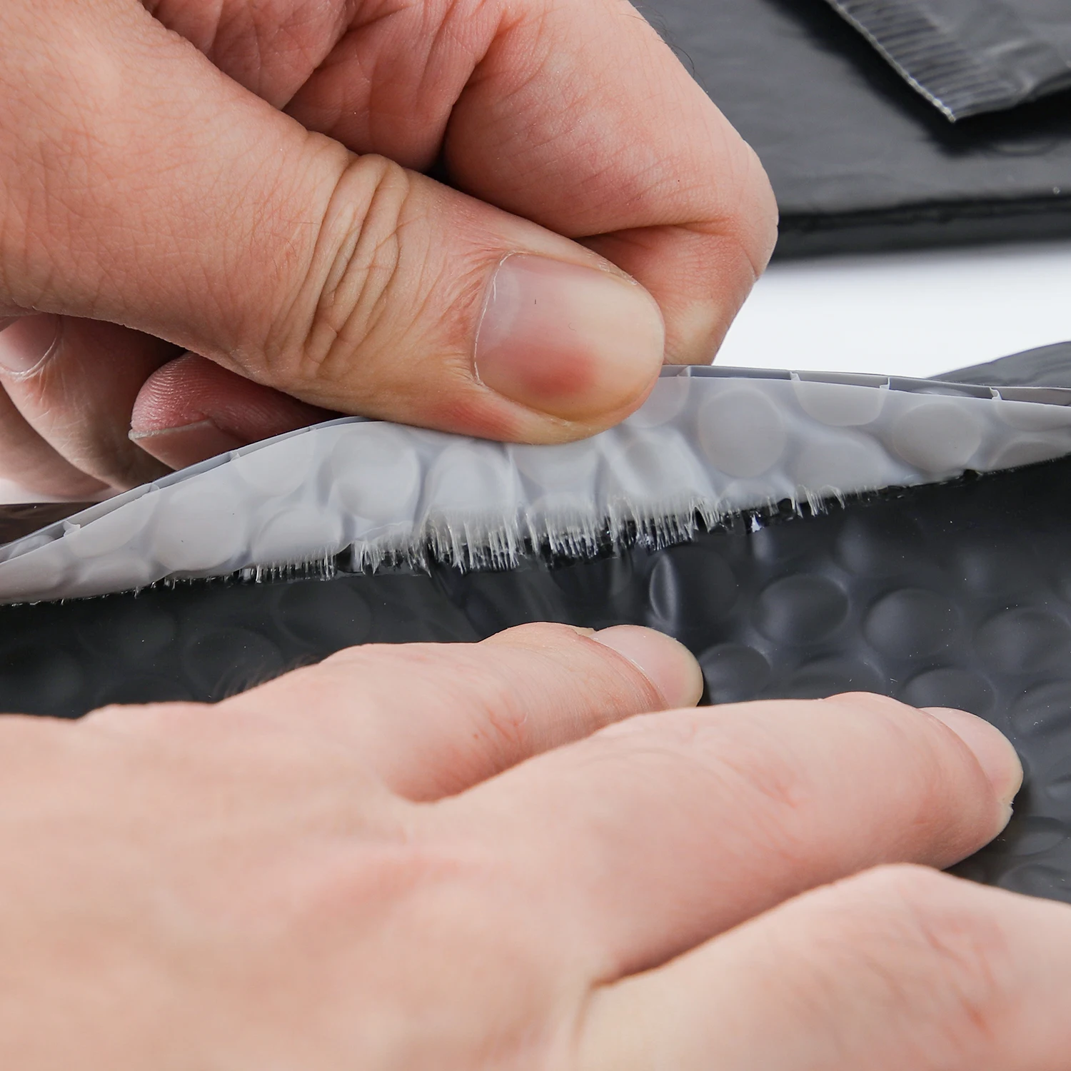 OEM Экологически чистый дизайн, матовые водонепроницаемые мягкие конверты, биоразлагаемые черные Пользовательские Биоразлагаемые Пузырьковые конверты с логотипом