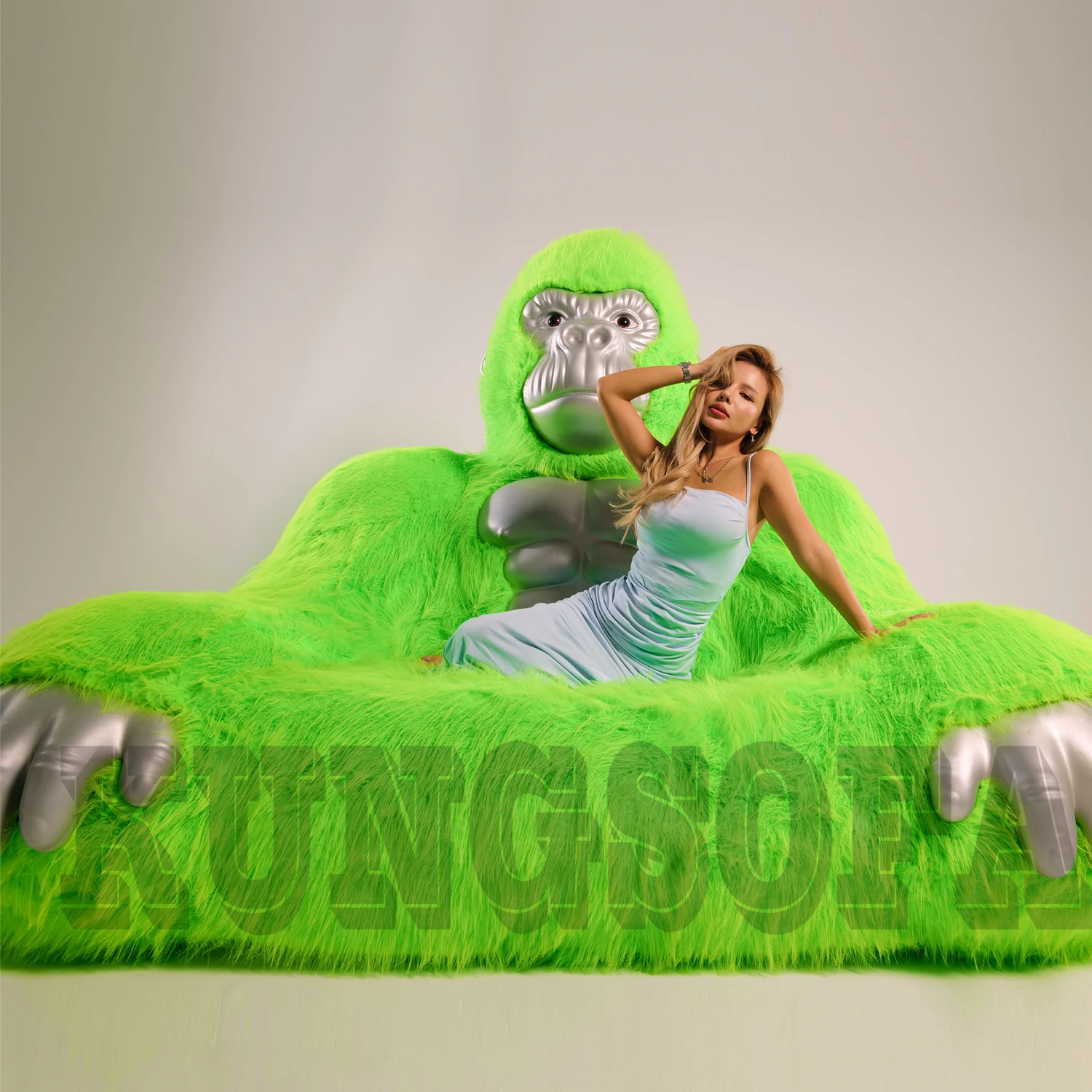 Factory Animal Shaped style 2025 cheap price realistic and comfort Giant Gorilla sofas King Kong Funny Furniture