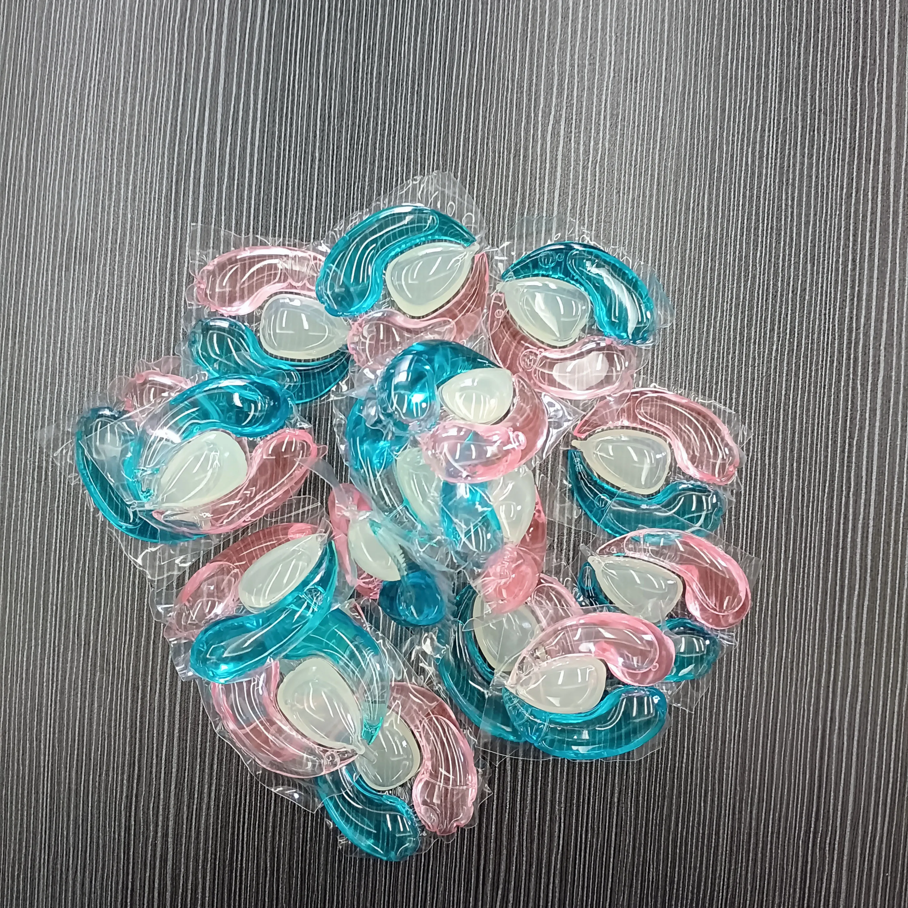 OEM 3 in 1 Laundry Pods fragrance laundry Detergent Capsules  Wholesale Natural Organic Washing Cleaner products