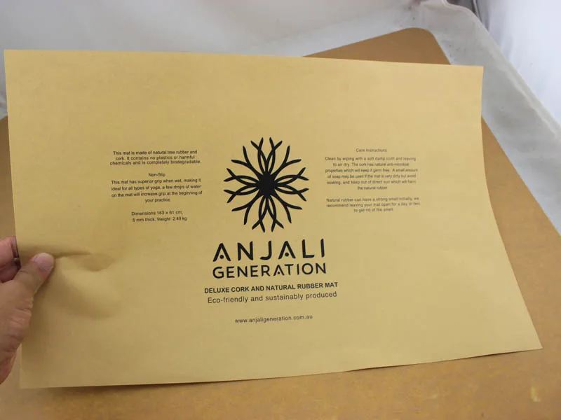 well sale oval QR code sticker for cosmetic shop,cosmetic label printing brown kraft paper hot stamp heart shape stickers roll