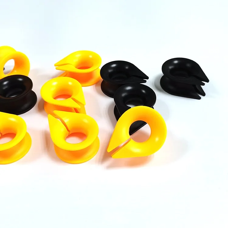 Small plastic open thimble for 16mm combination rope