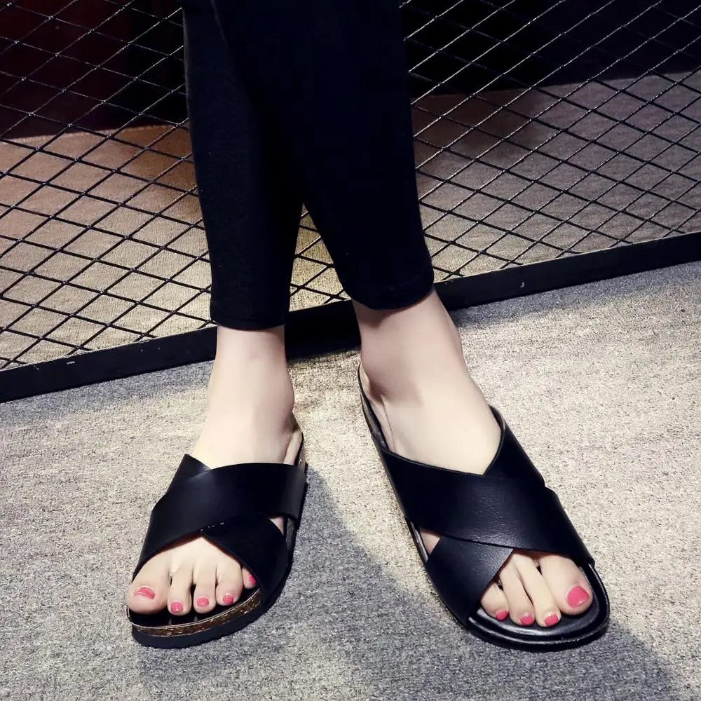 
Fashion PU Leather Slippers Men Beach Flip Flops Breathable Summer Shoes Causal Cork Sandals Male Slippers 